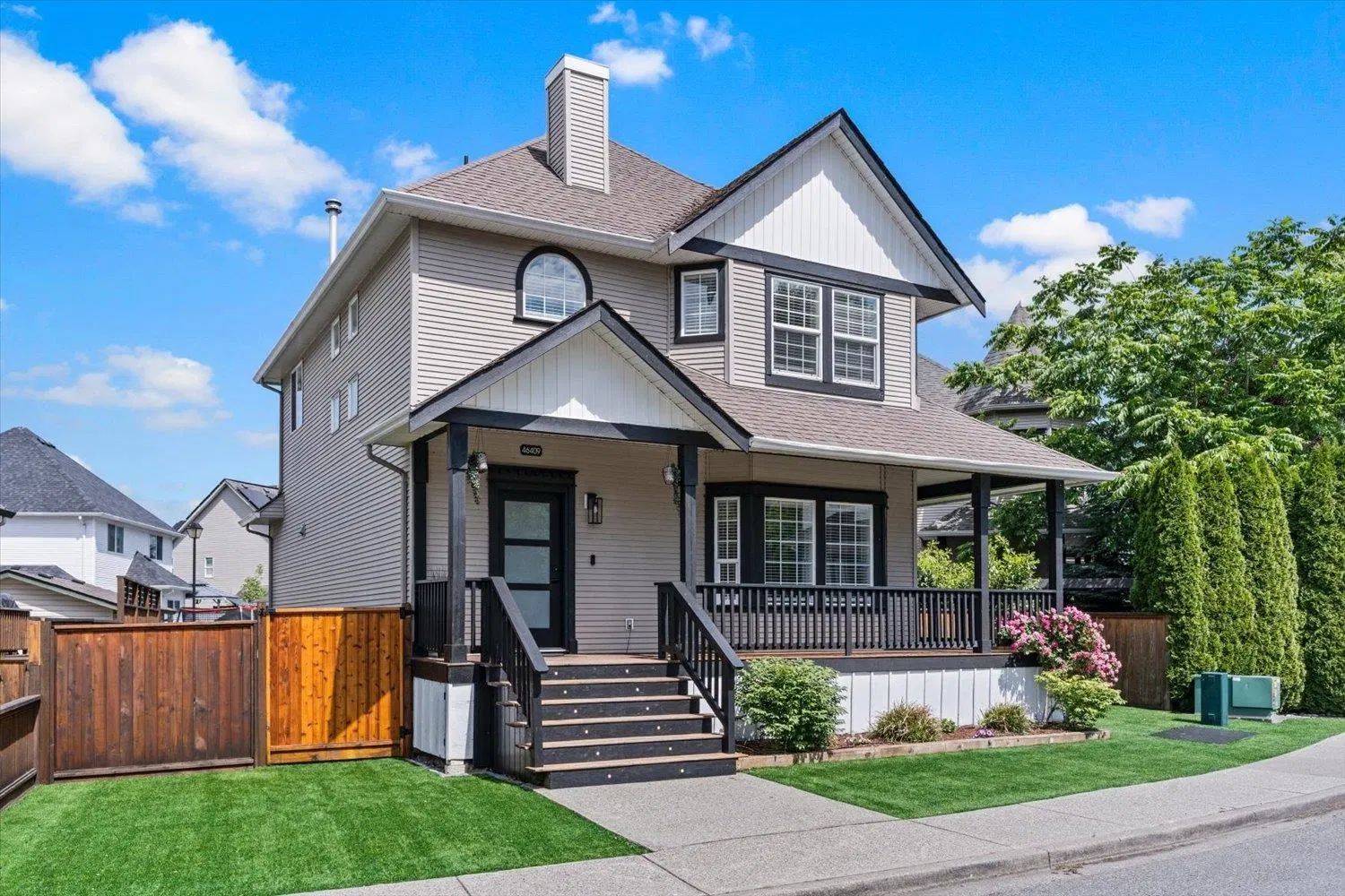 Photo 2 of 40 at 46409 Bedford Parkway