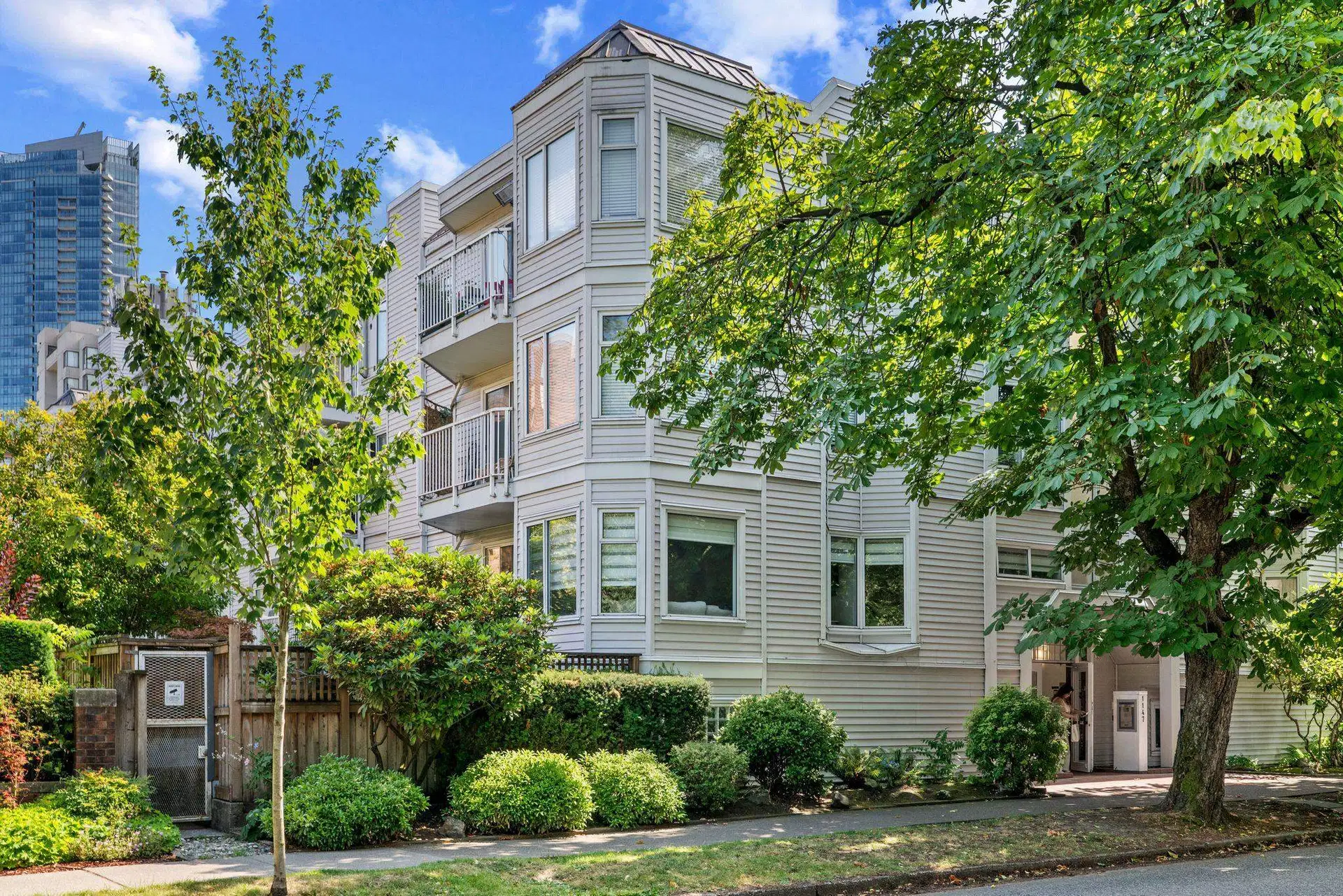 #106 – 1147 Nelson Street