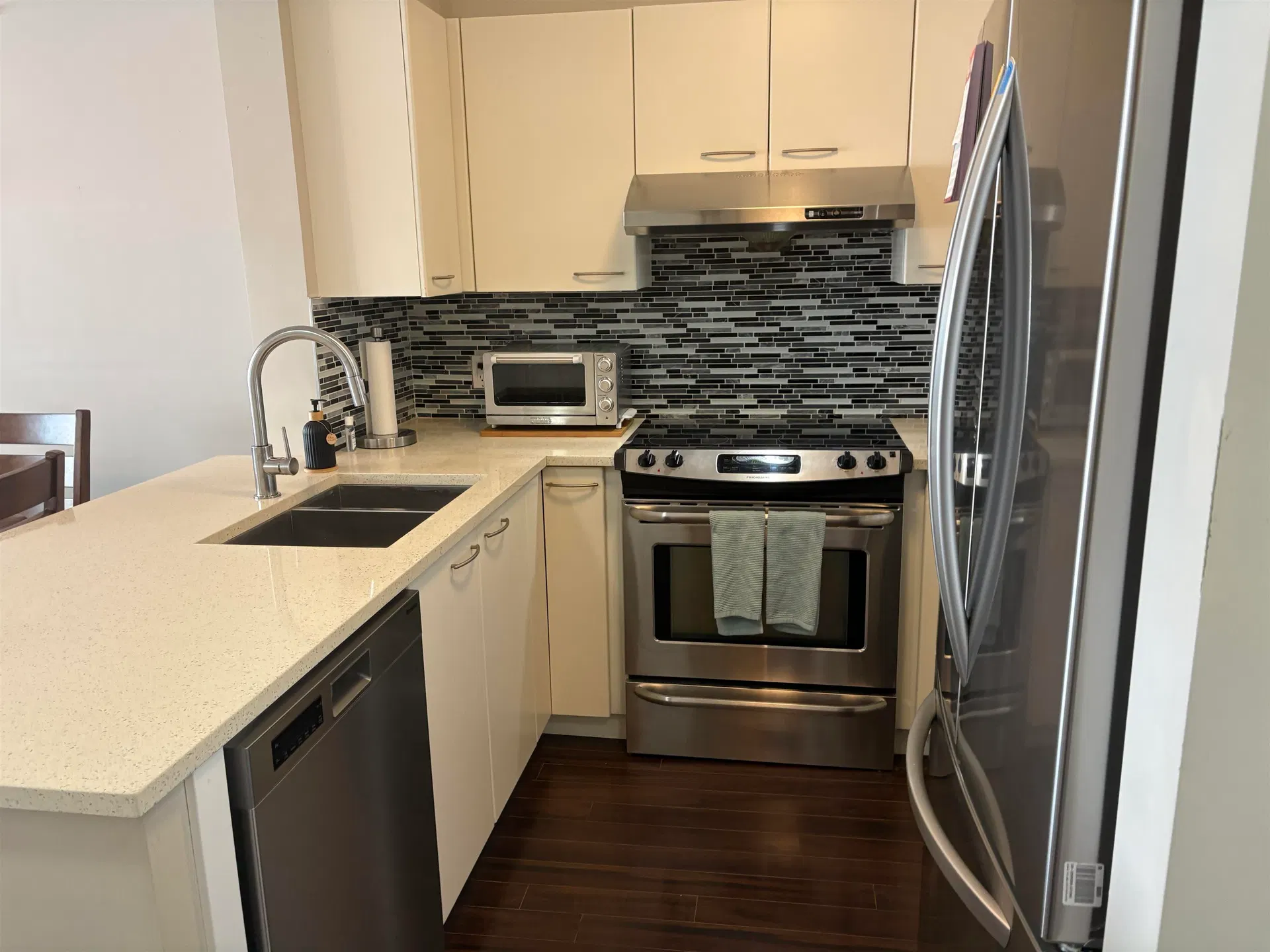 Photo 2 of 16 at #707 – 1575 W 10th Avenue