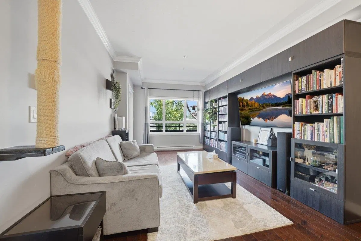 Photo 1 of 22 at #203 – 2664 Kingsway Avenue