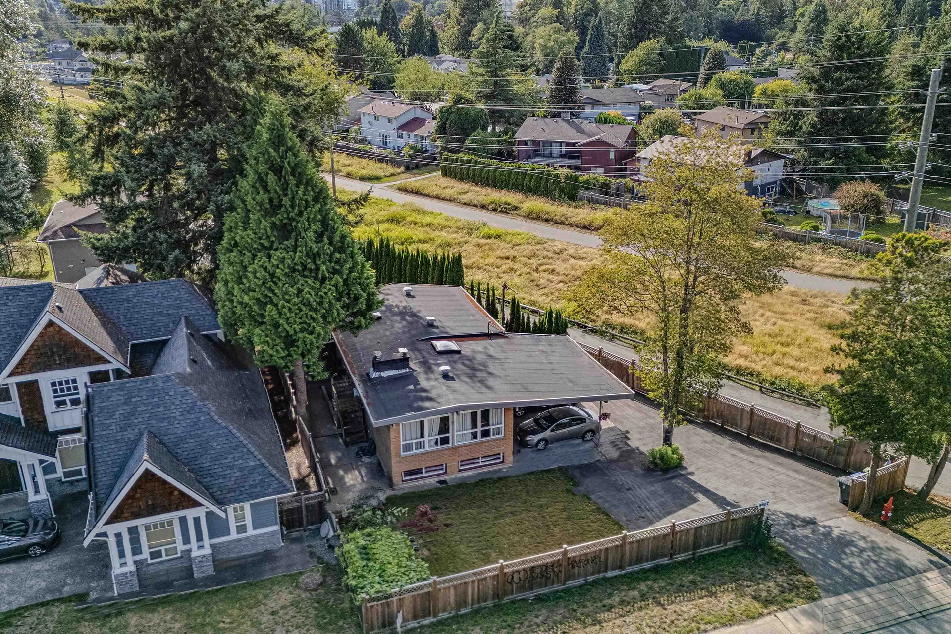 Photo 3 of 37 at 9387 140 Street