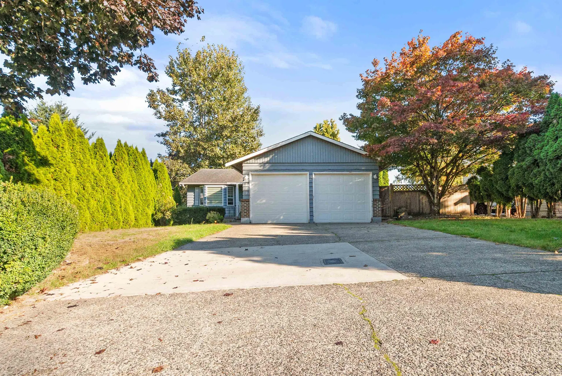 Photo 1 of 39 at 3752 Harwood Crescent