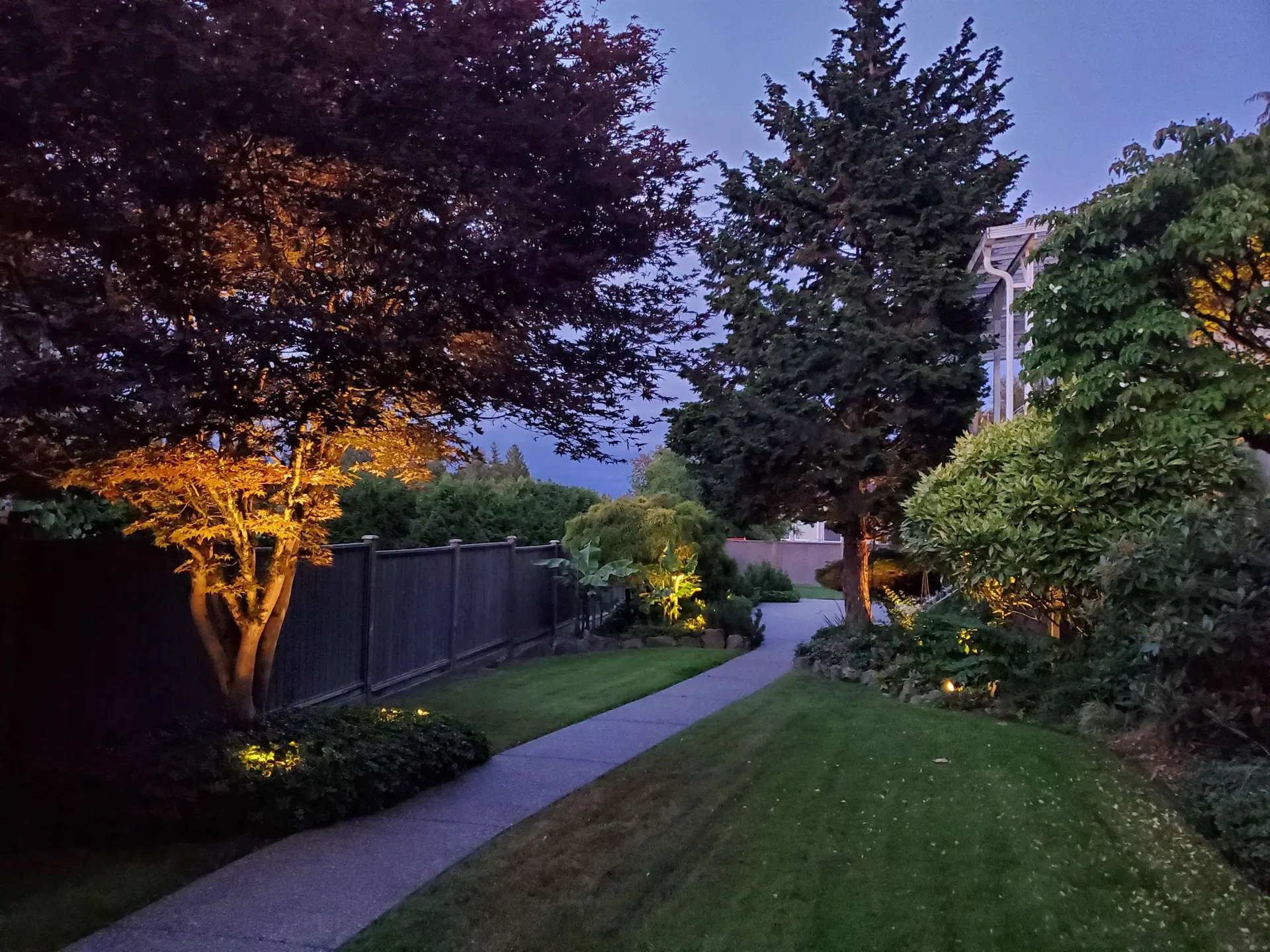 Photo 3 of 40 at 18055 98 Avenue