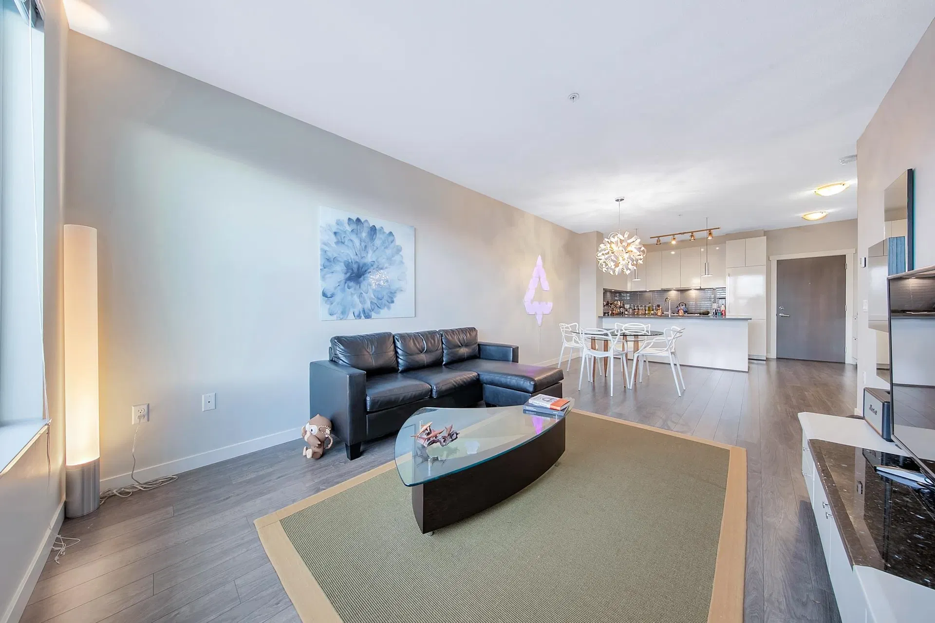 Photo 3 of 32 at #521 – 9311 Alexandra Road