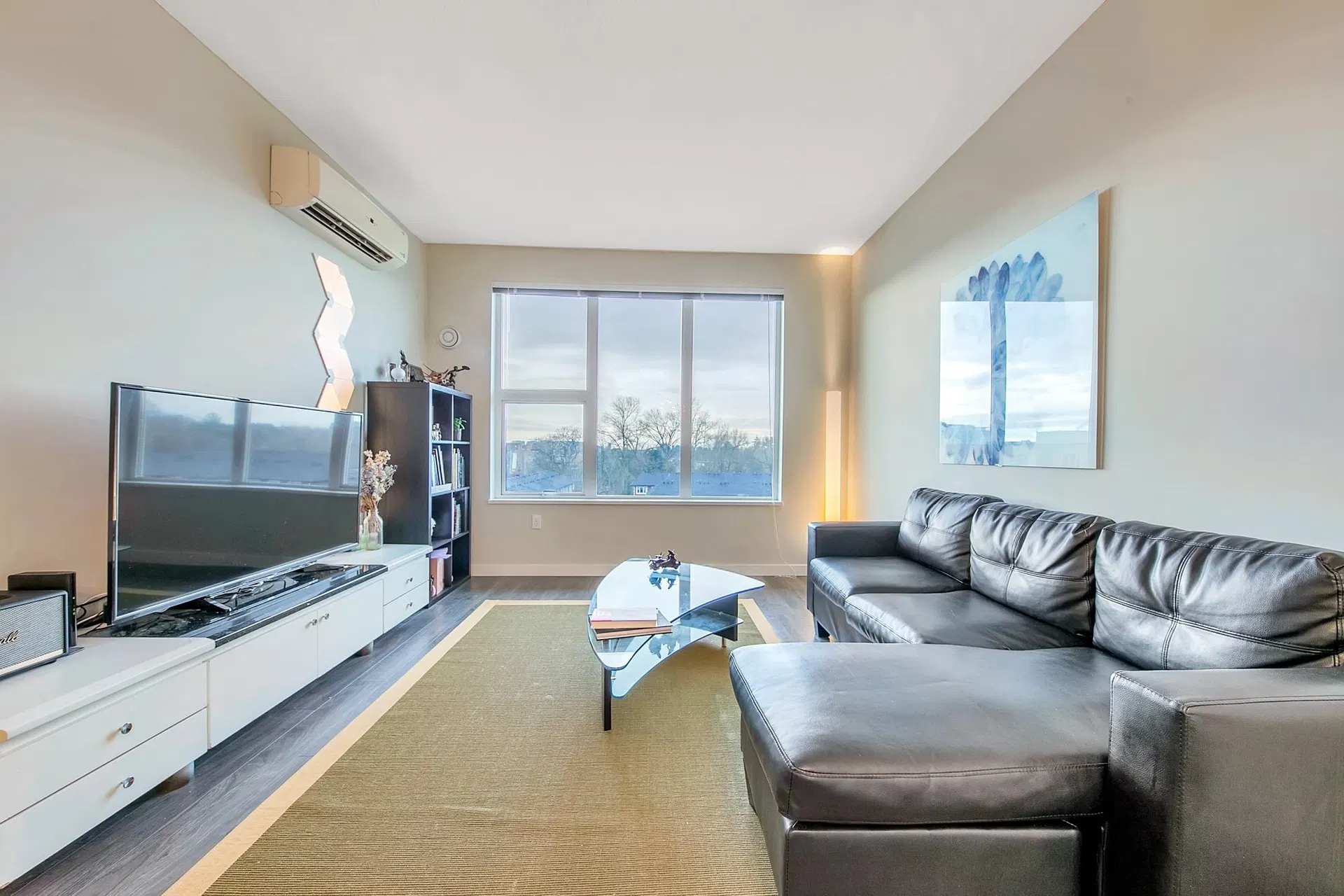 Photo 4 of 32 at #521 – 9311 Alexandra Road