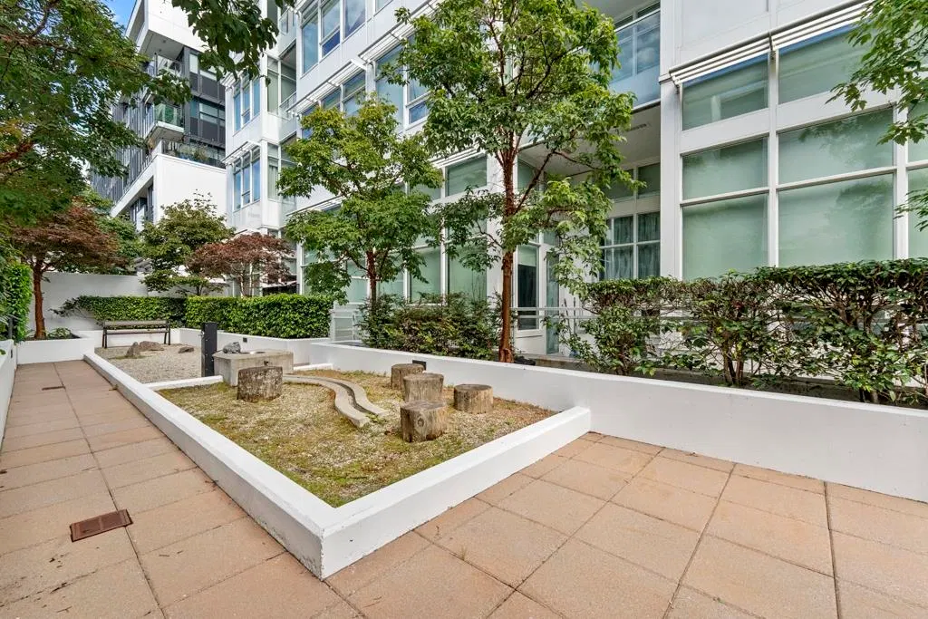 Photo 3 of 16 at #506 – 6383 Cambie Street