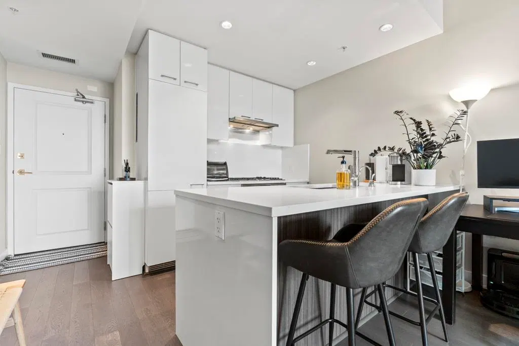 Photo 5 of 16 at #506 – 6383 Cambie Street