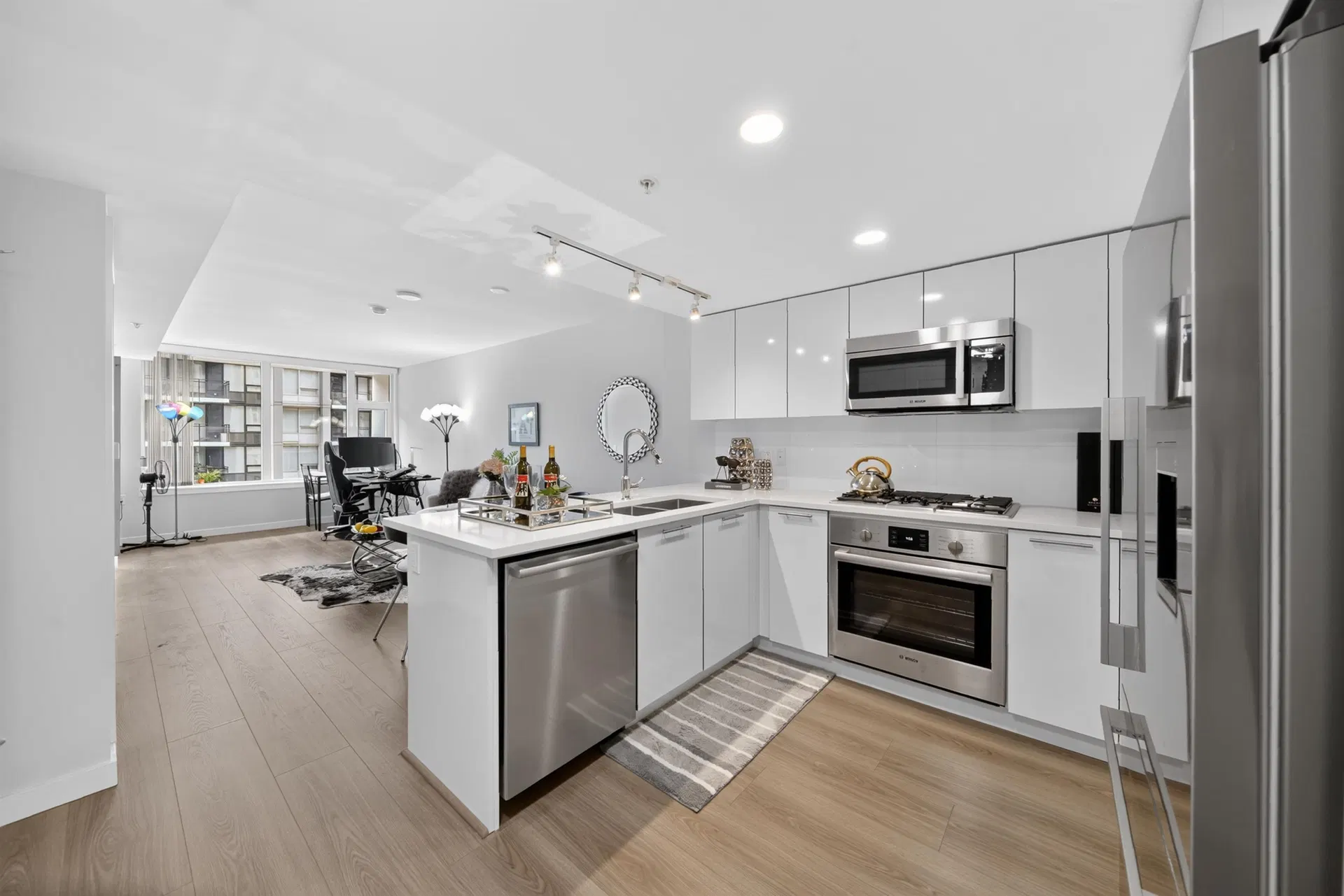 Photo 4 of 17 at #507 – 8699 Hazelbridge Way