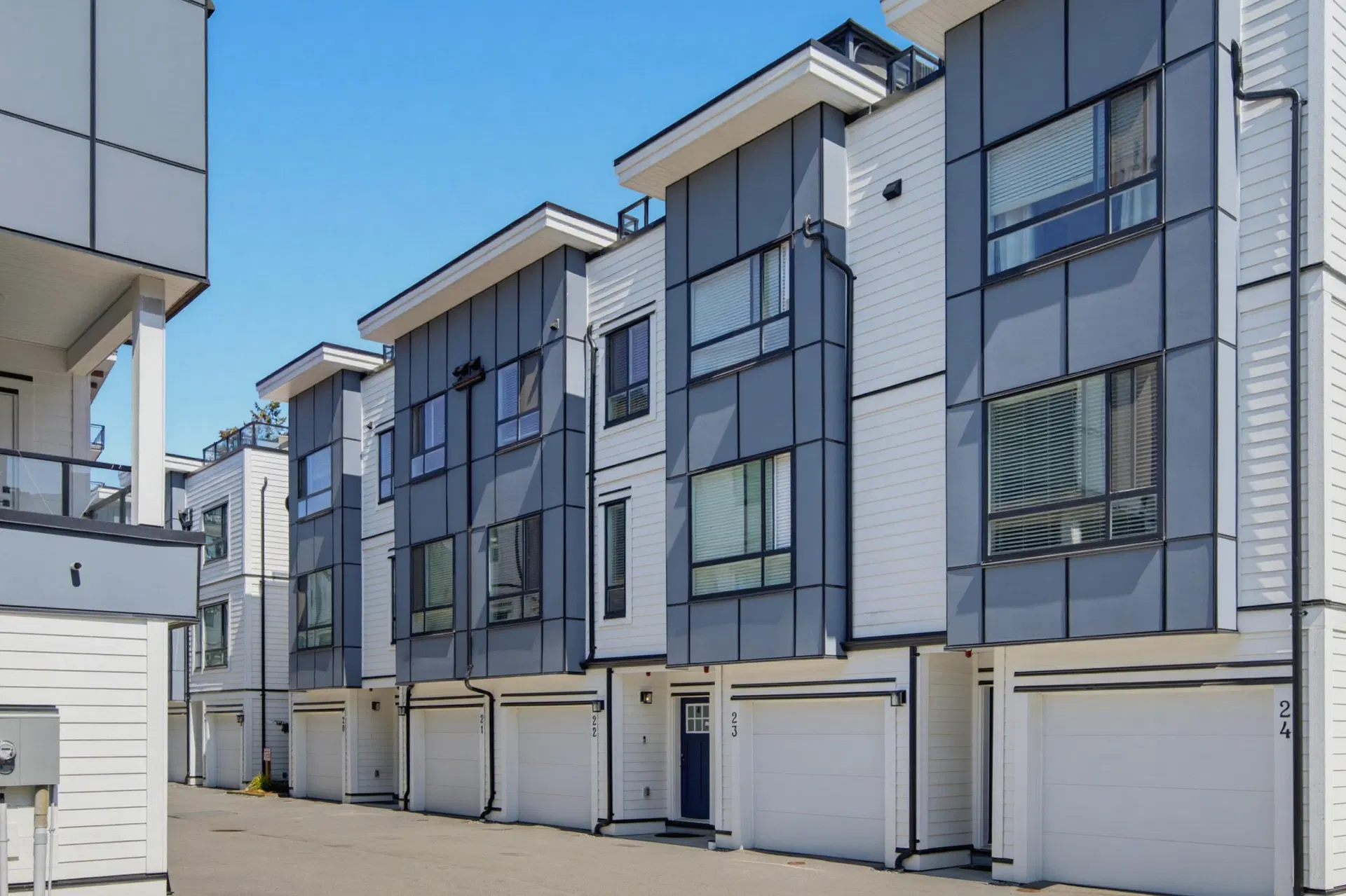 #22 – 5476 Brydon Crescent