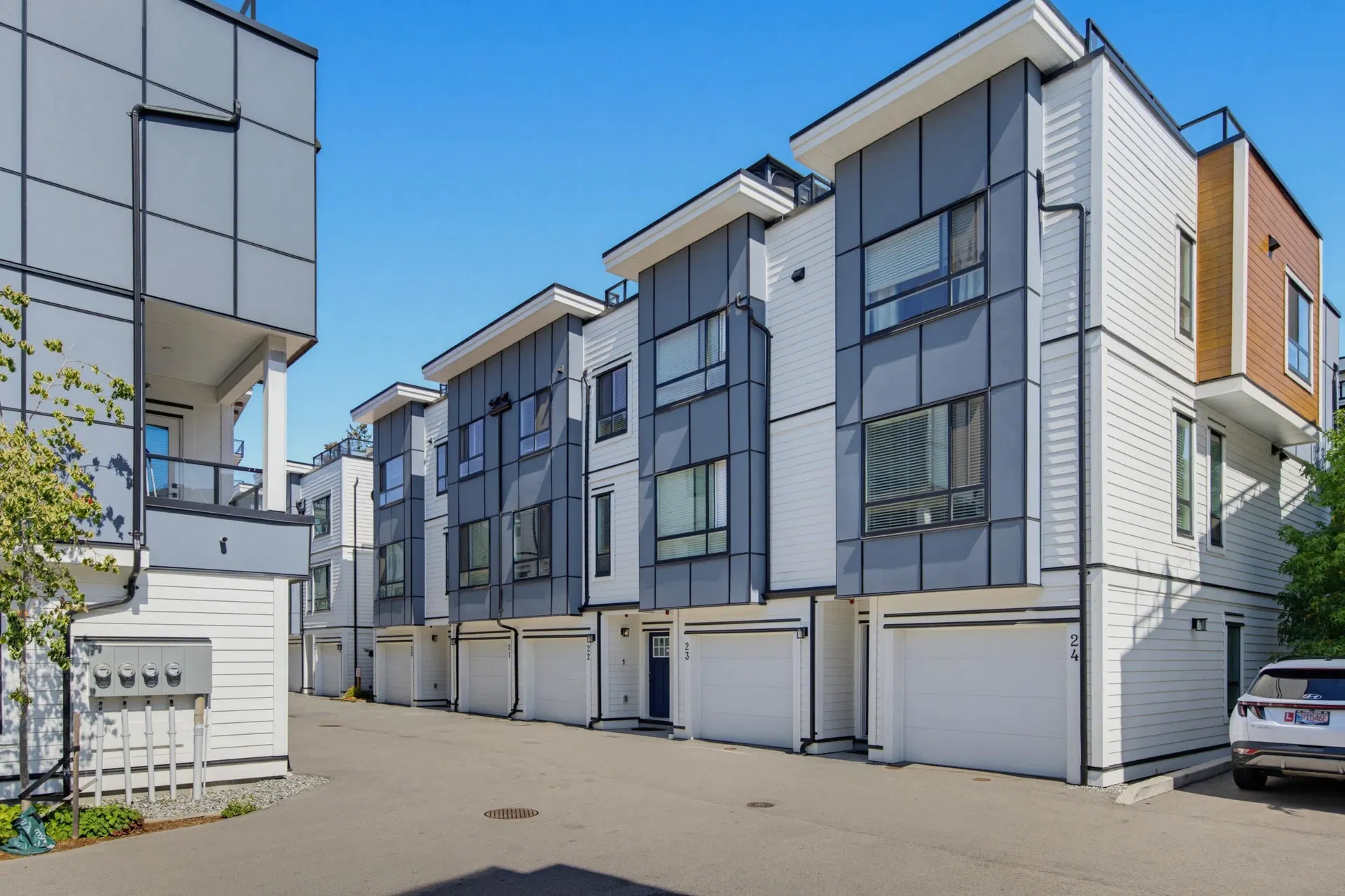 Photo 2 of 40 at #22 – 5476 Brydon Crescent