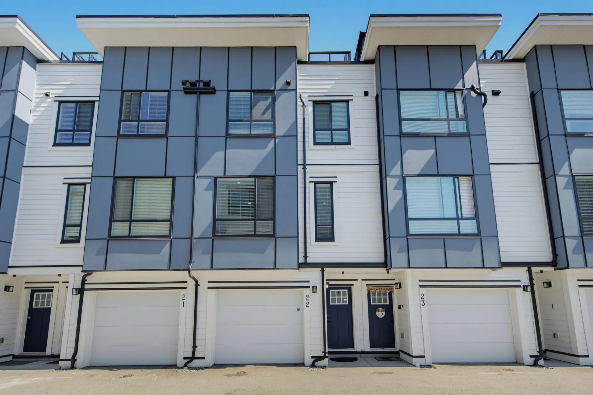 Photo 3 of 40 at #22 – 5476 Brydon Crescent
