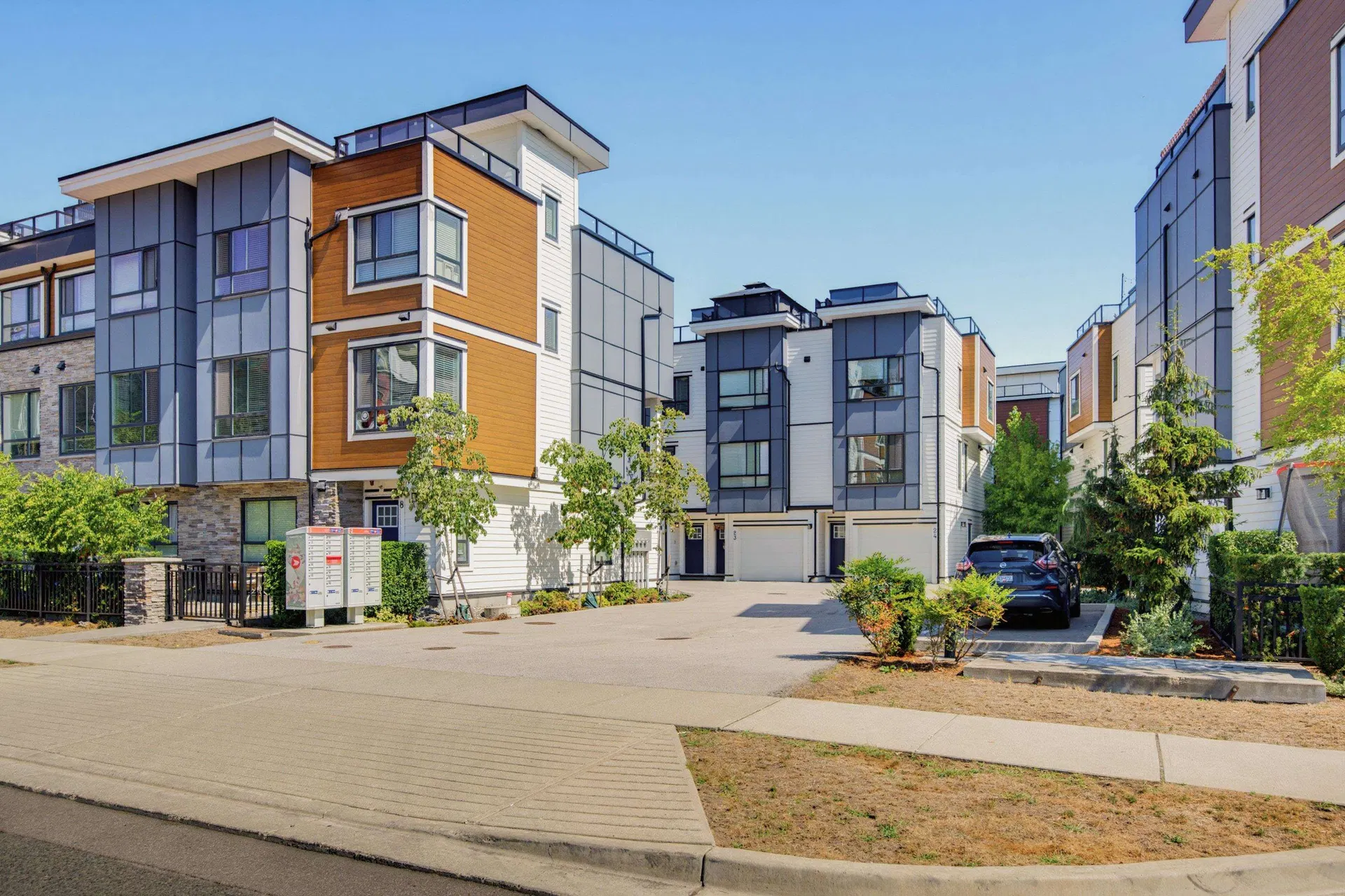 Photo 5 of 40 at #22 – 5476 Brydon Crescent