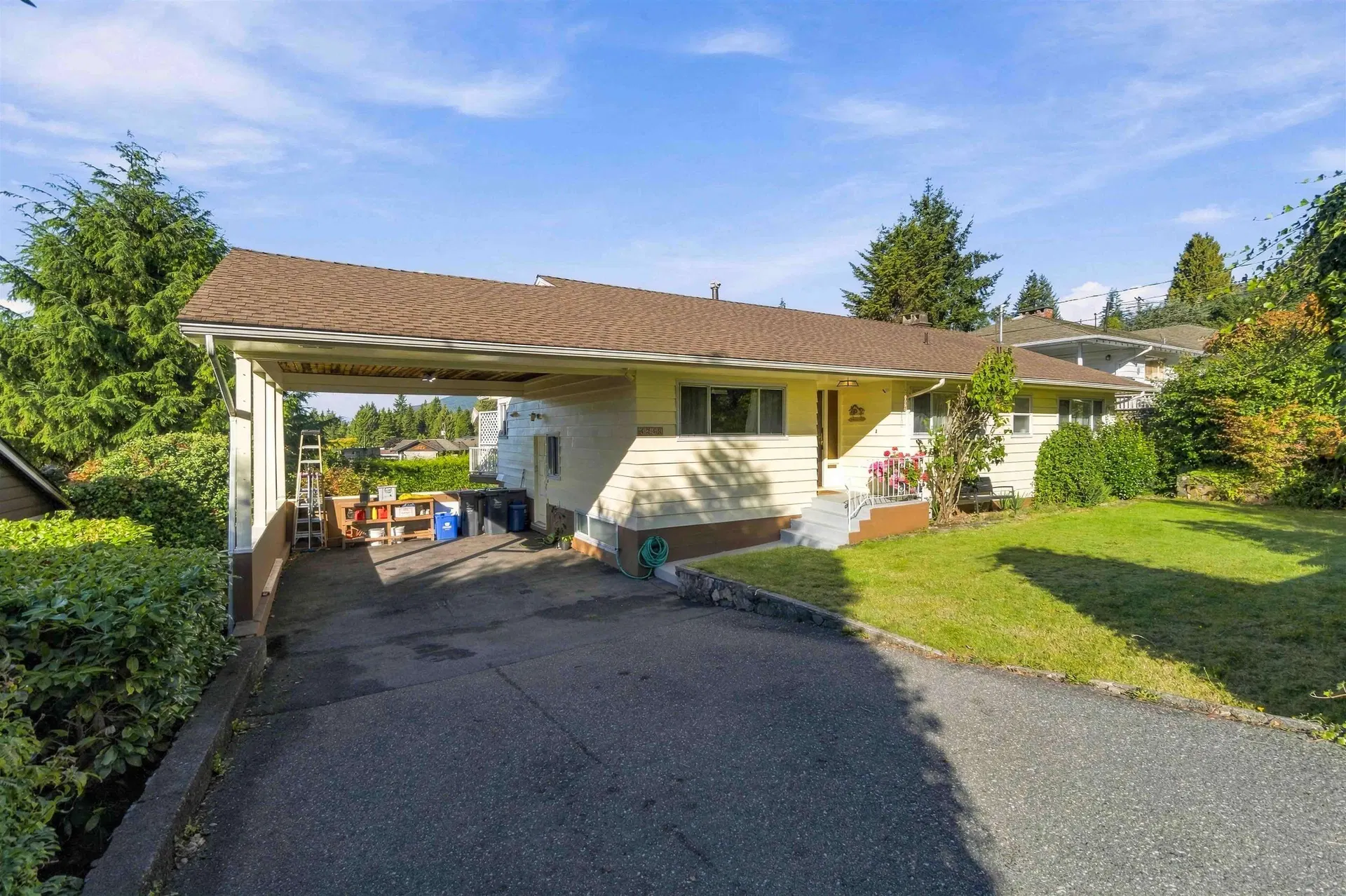 Photo 3 of 38 at 4243 Delbrook Avenue