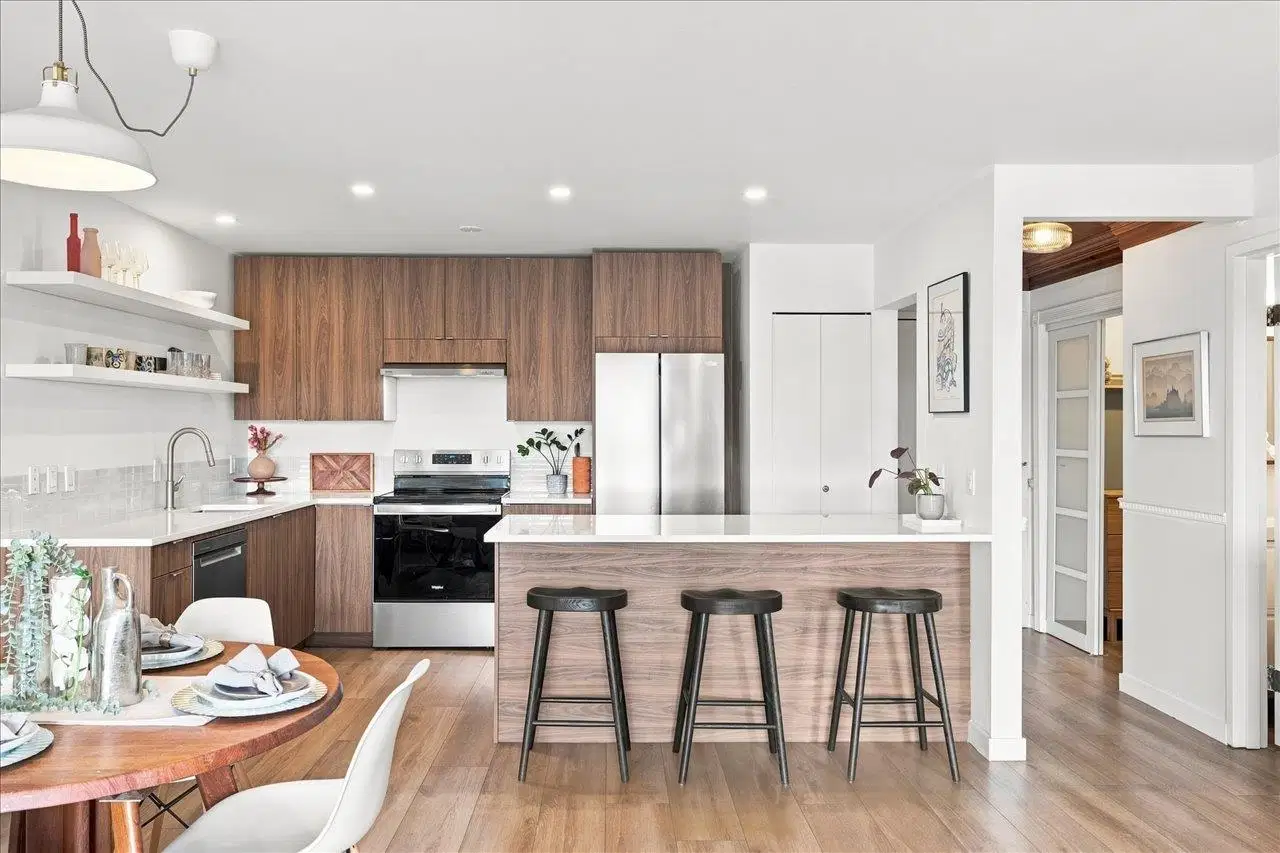 #207 – 236 2nd Street