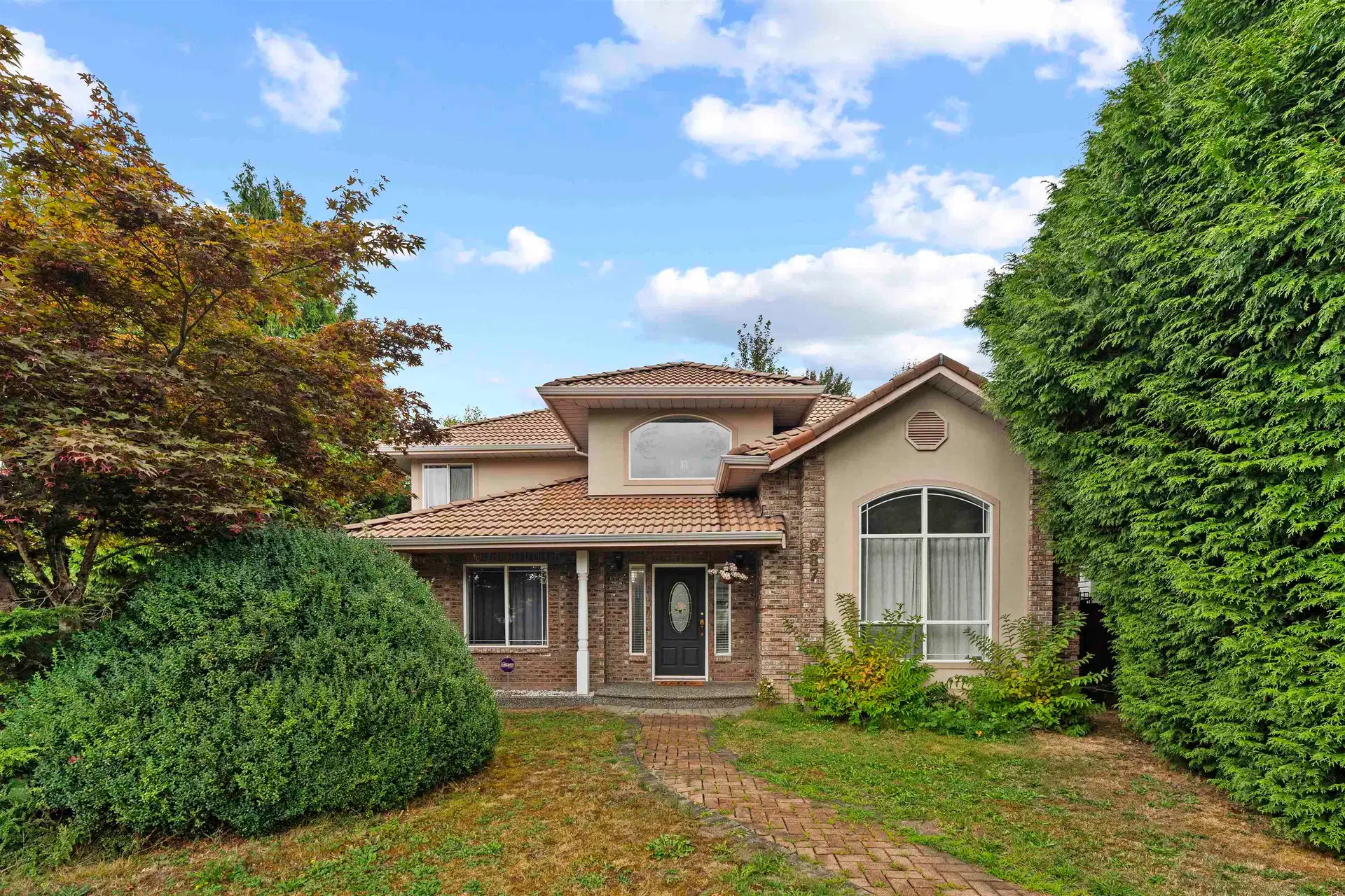 887 Riverside Drive