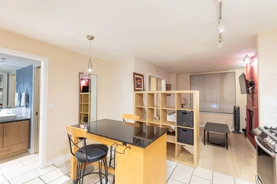 Photo 2 of 13 at #401 – 1225 Richards Street