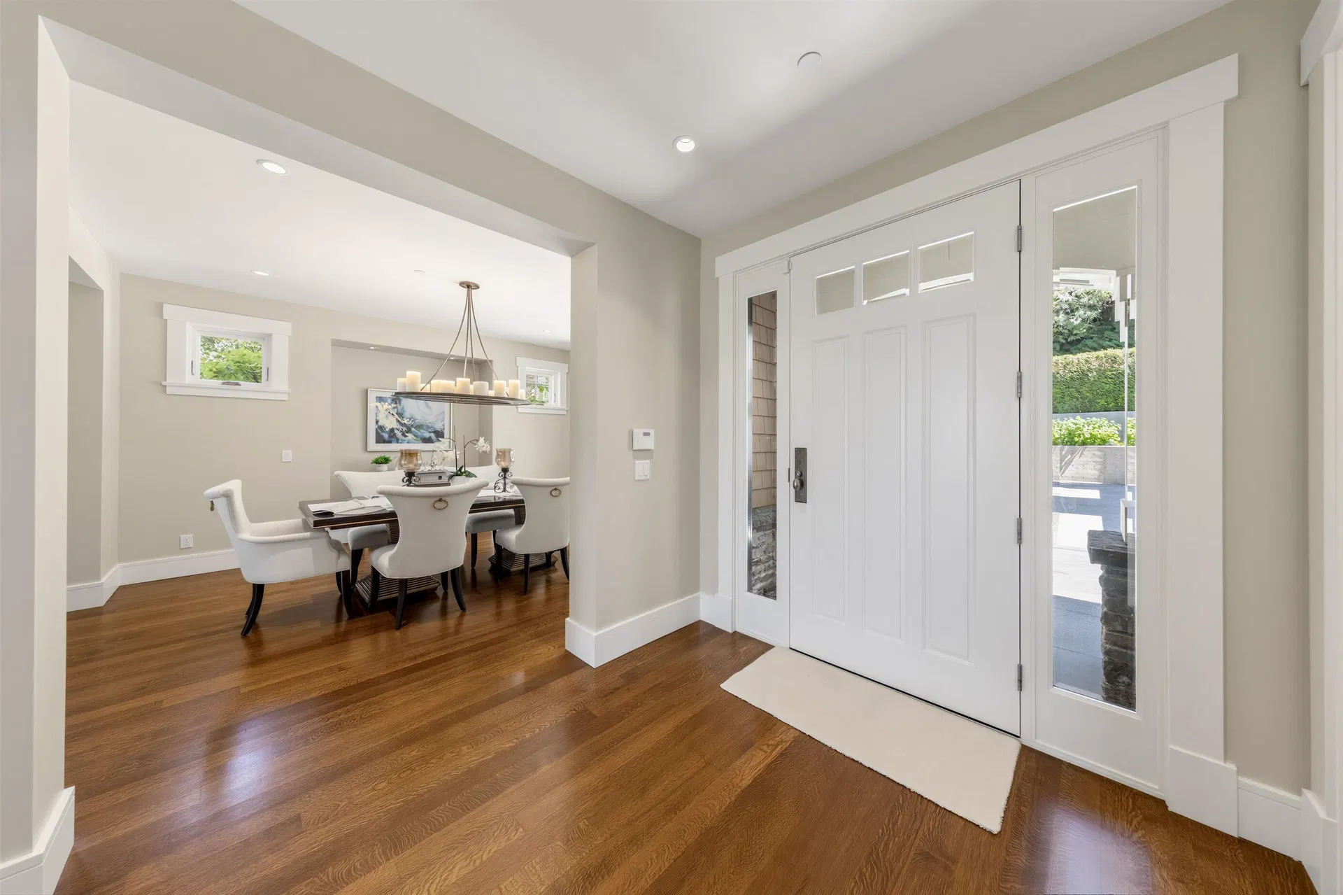 Photo 4 of 40 at 2645 Rosebery Avenue