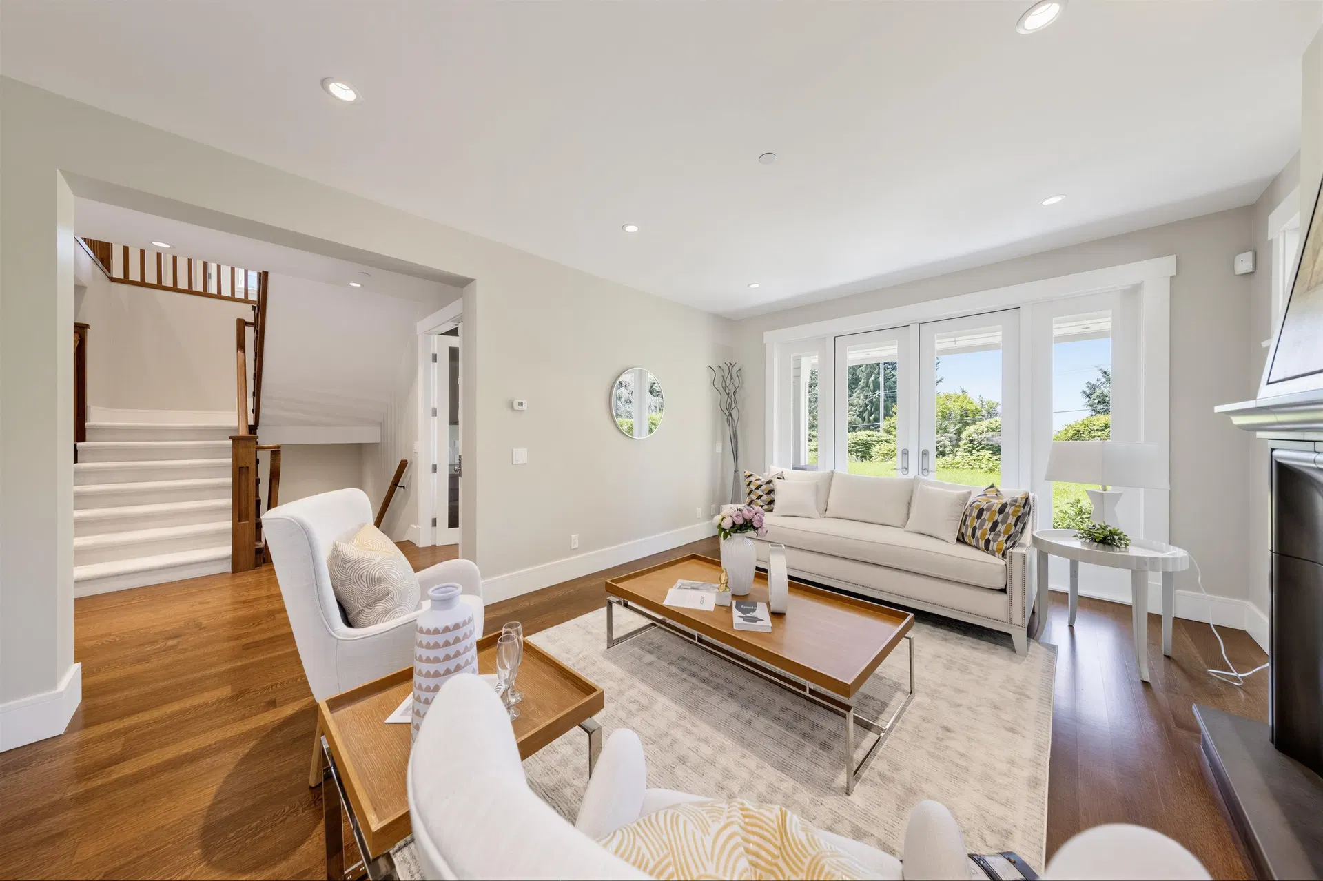 Photo 5 of 40 at 2645 Rosebery Avenue