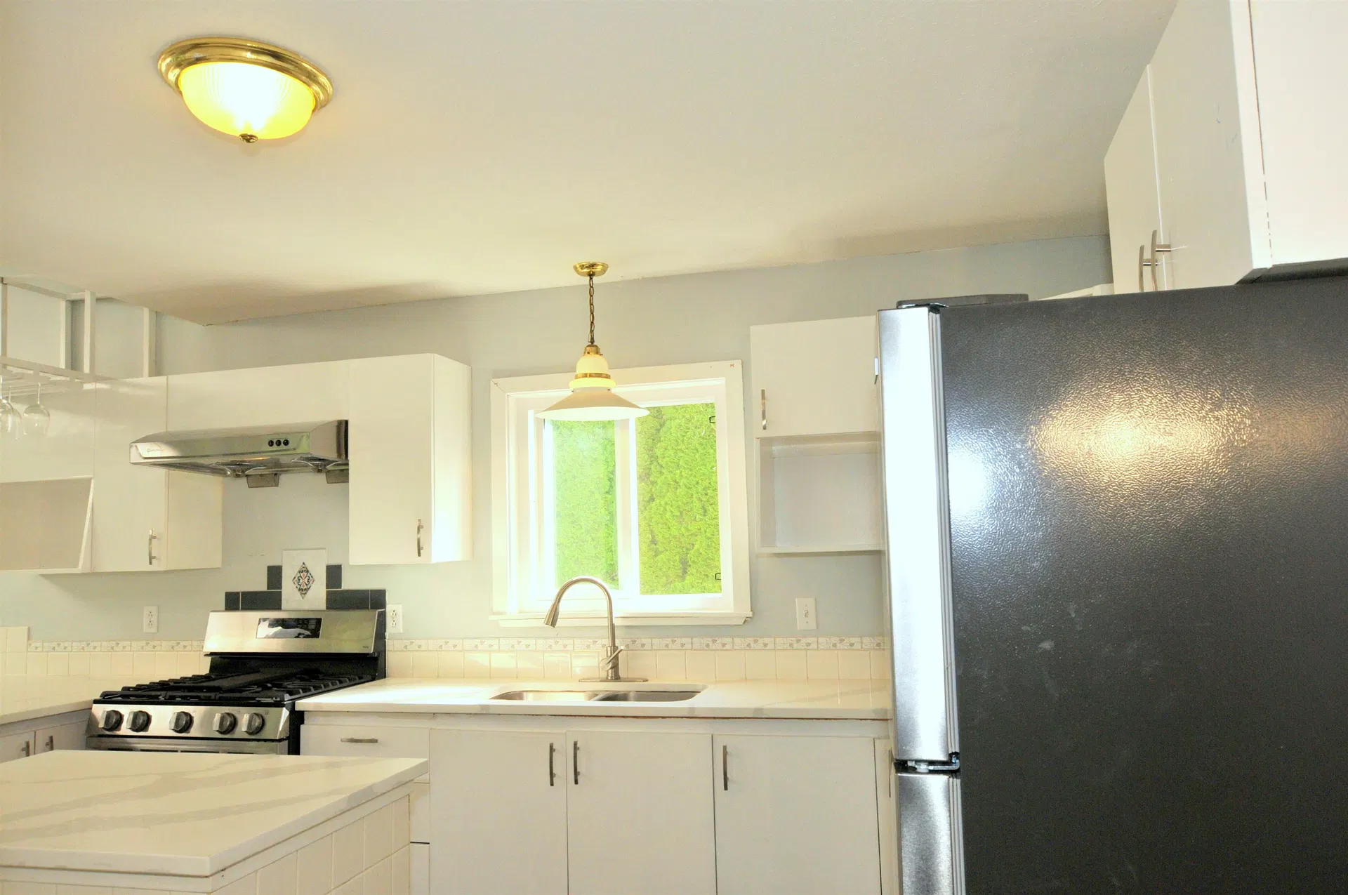 Photo 4 of 18 at 9494 Hazel Street