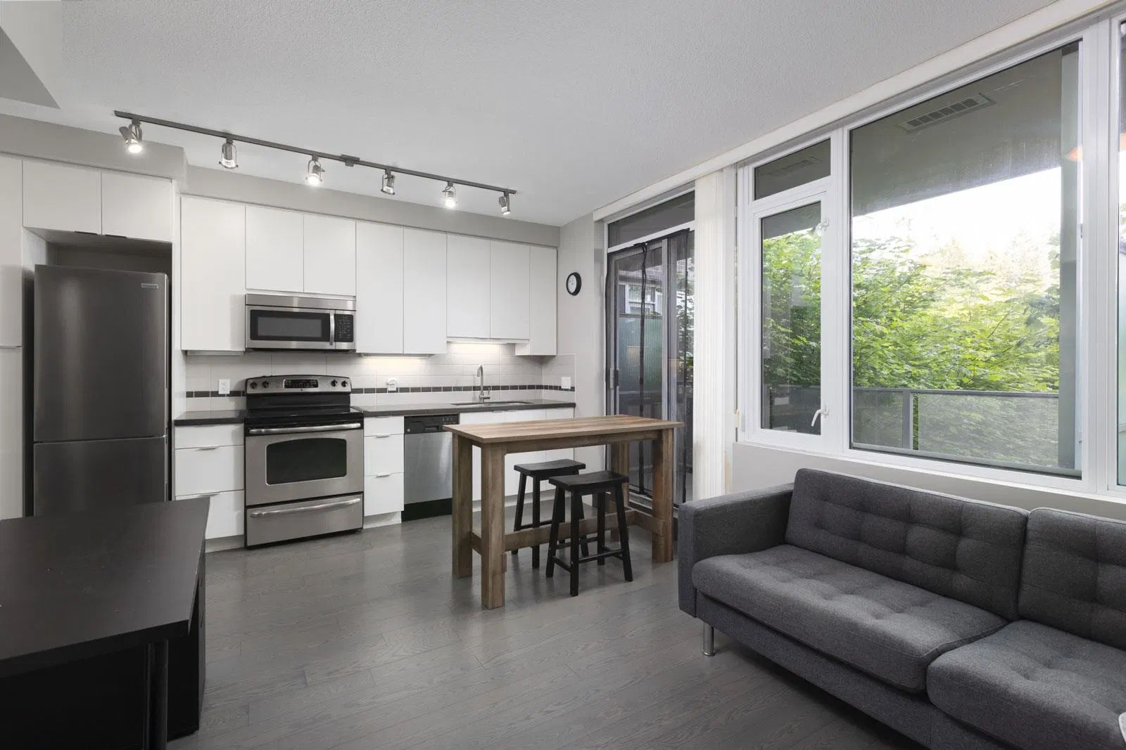 Photo 3 of 13 at #307 – 9025 Highland Court