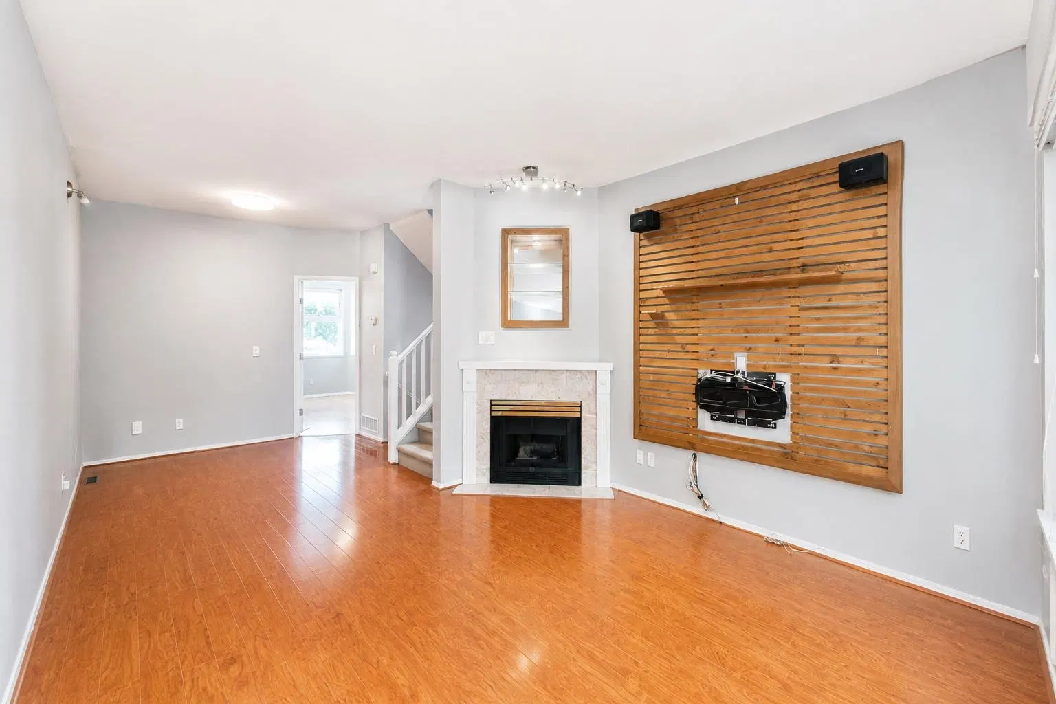 Photo 5 of 28 at #51 – 5840 Dover Crescent