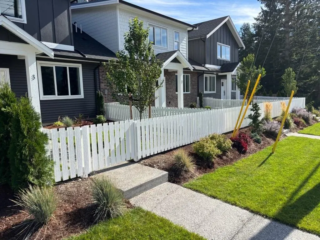 Photo 3 of 40 at #3 – 558 Park Street