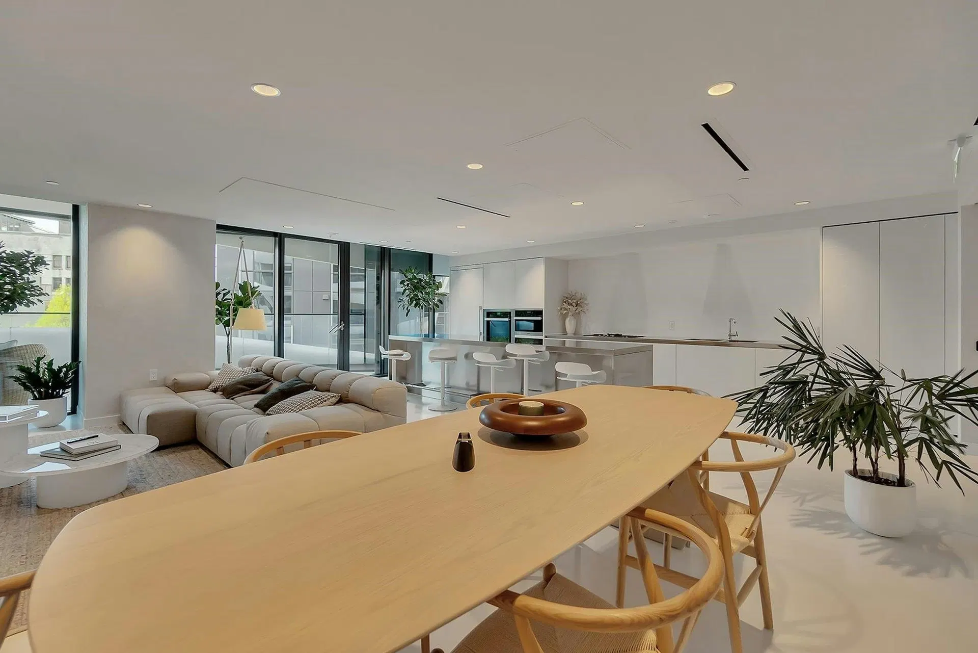 Photo 4 of 16 at #2008 – 1033 Neslon Street
