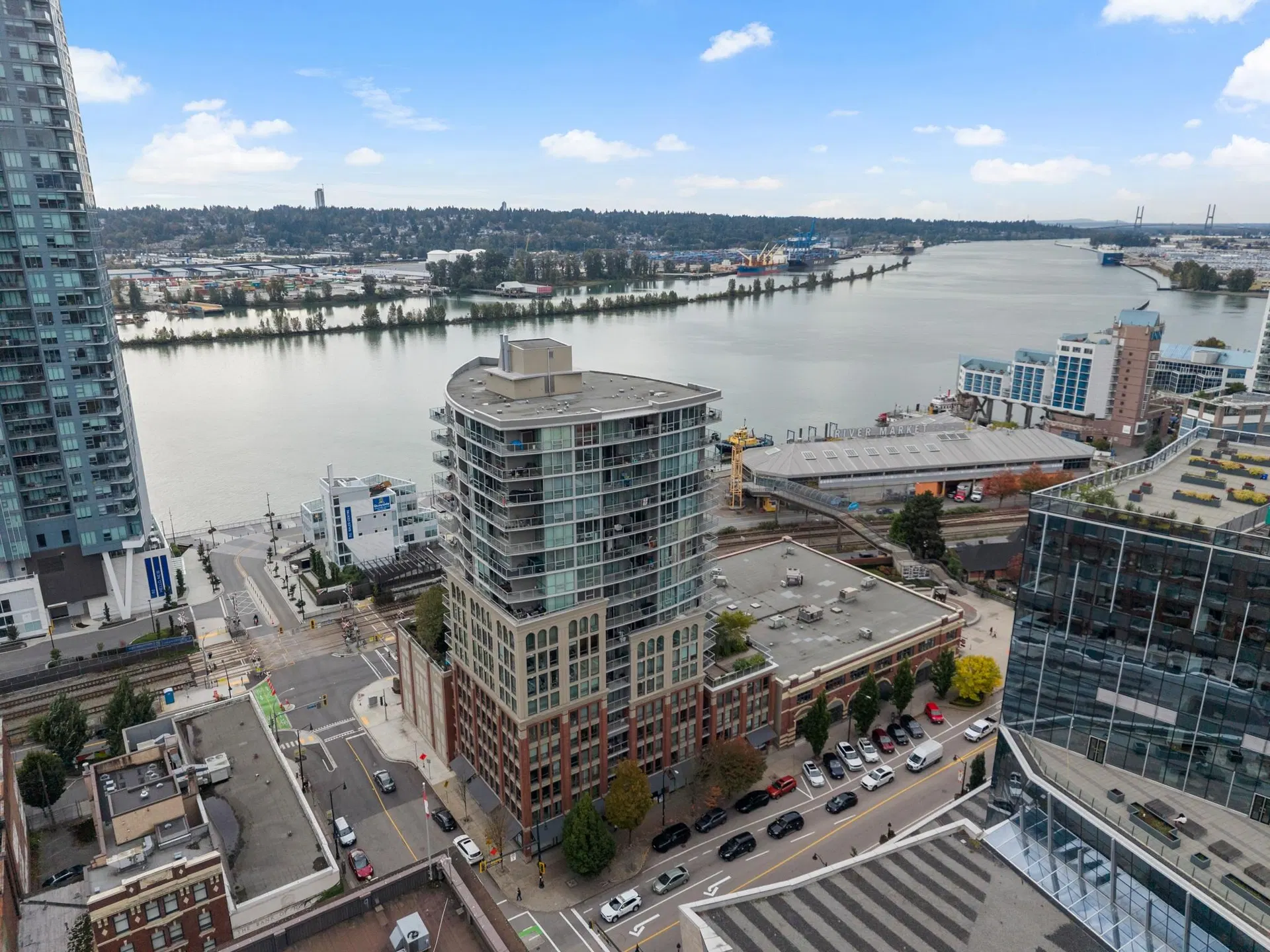 Photo 4 of 36 at #1809 – 14 Begbie Street