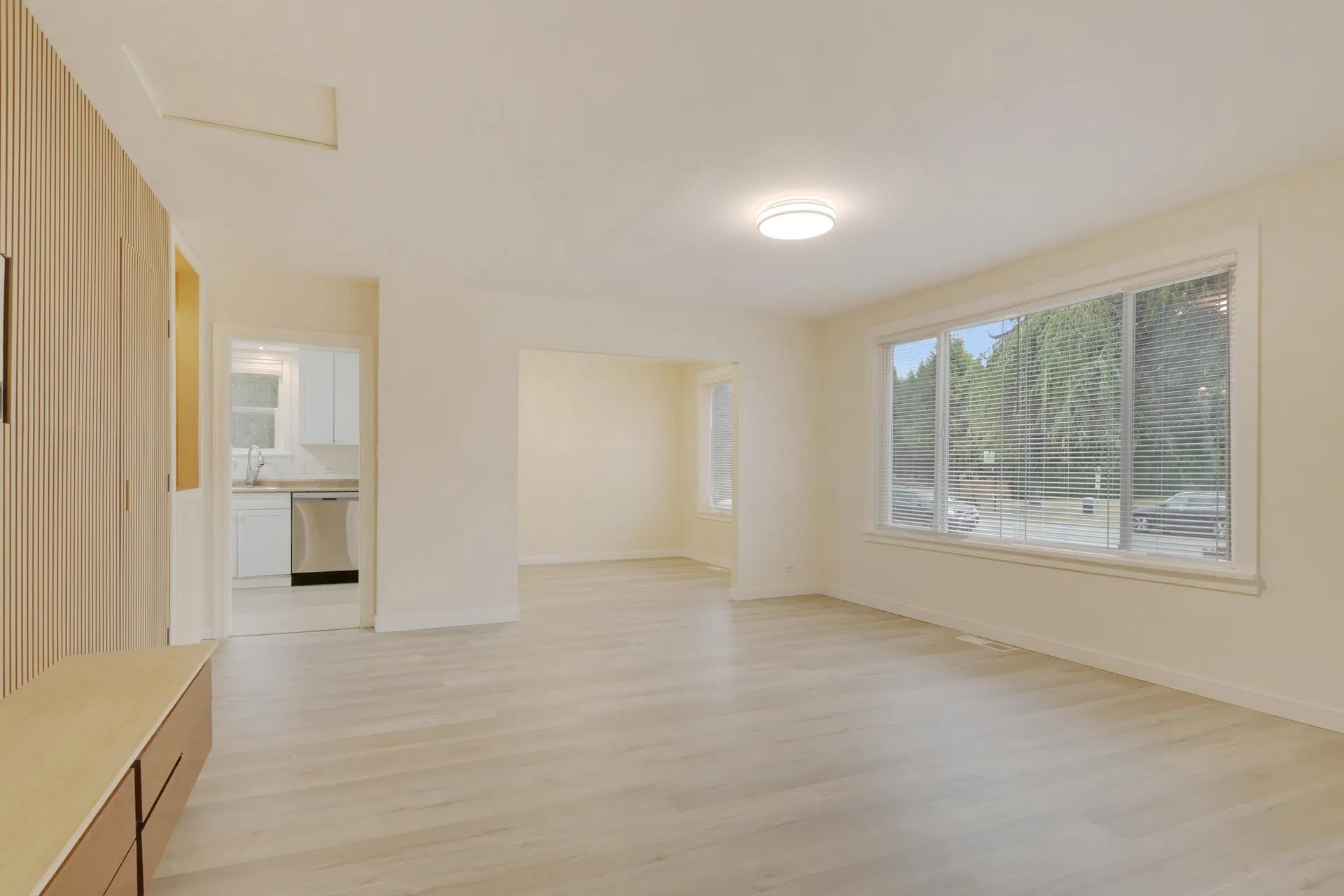 Photo 4 of 26 at Upper House – 46515 Portage Avenue