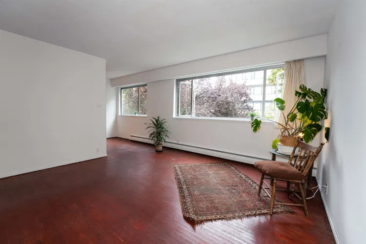 Photo 3 of 19 at #210 – 1050 Jervis Street