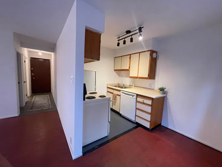 Photo 4 of 19 at #210 – 1050 Jervis Street