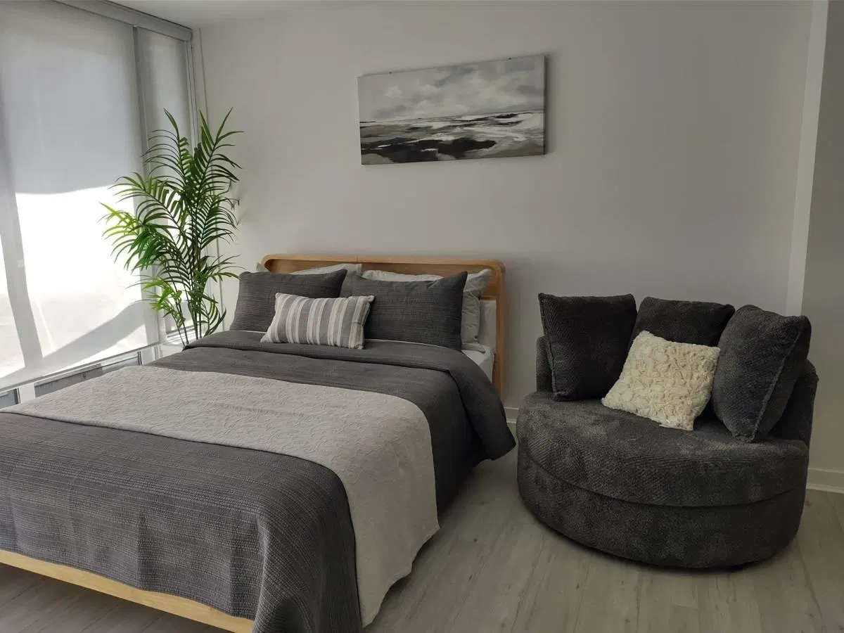 Photo 4 of 14 at #706 – 833 Seymour Street