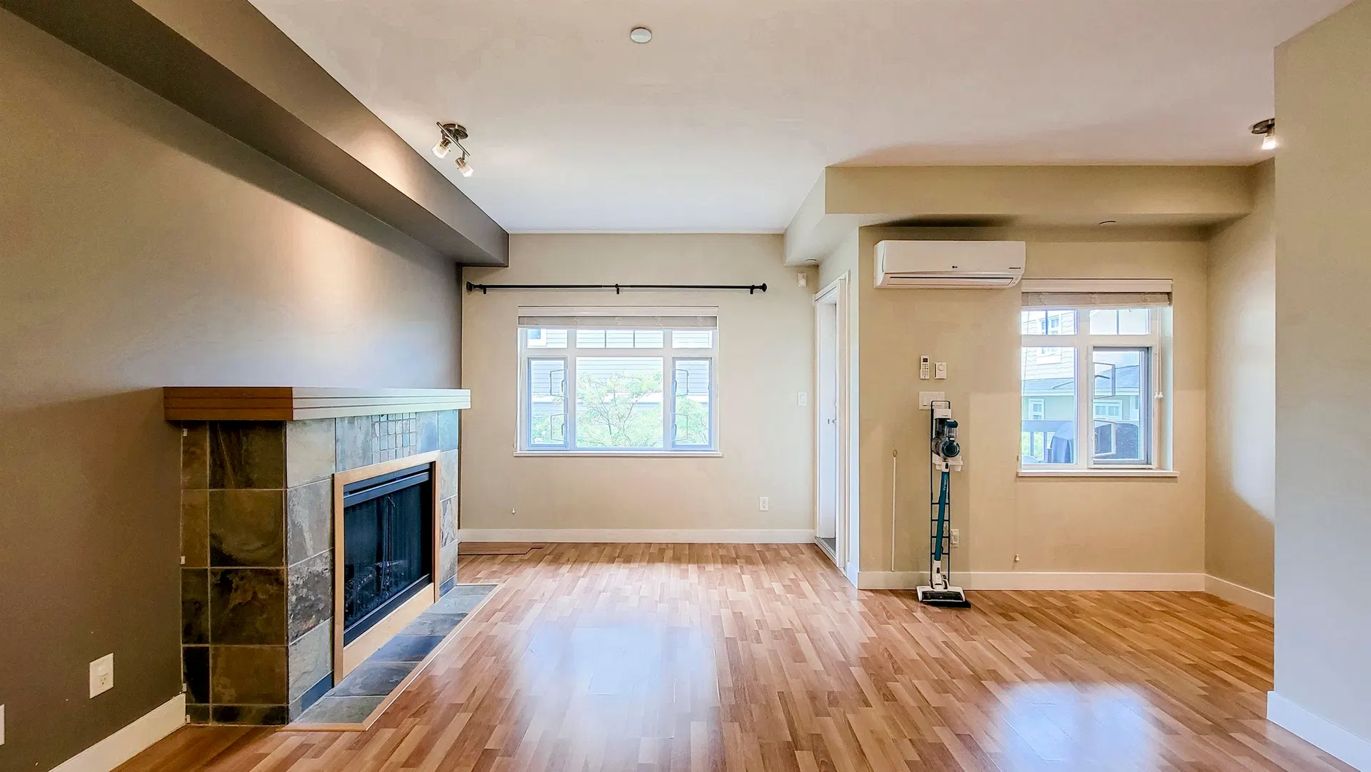 Photo 5 of 14 at #74 – 7388 Macpherson Avenue