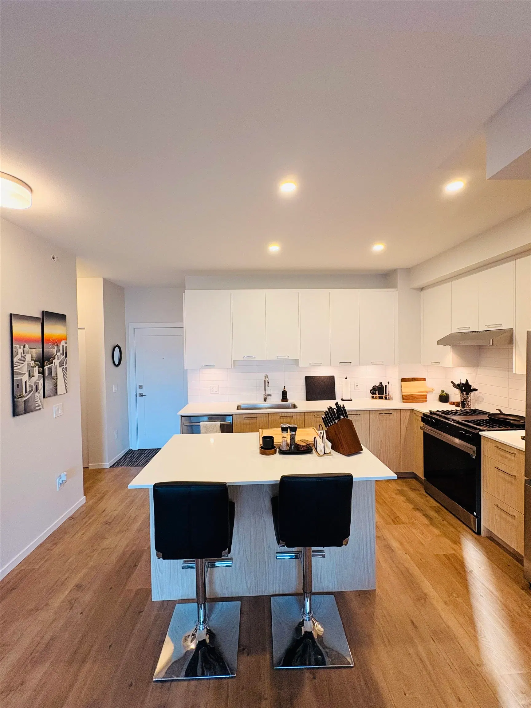 Photo 1 of 12 at #5th floor – 3319 148 Street