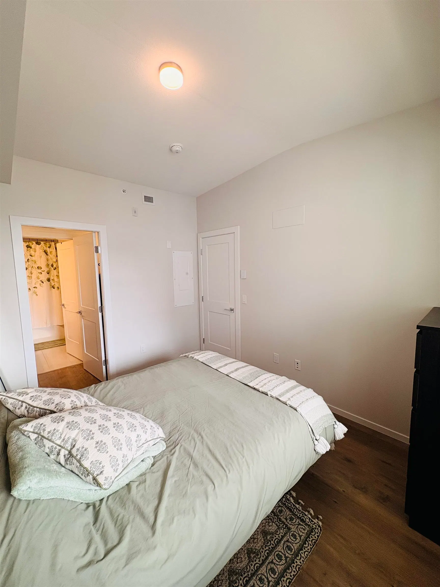 Photo 5 of 12 at #5th floor – 3319 148 Street
