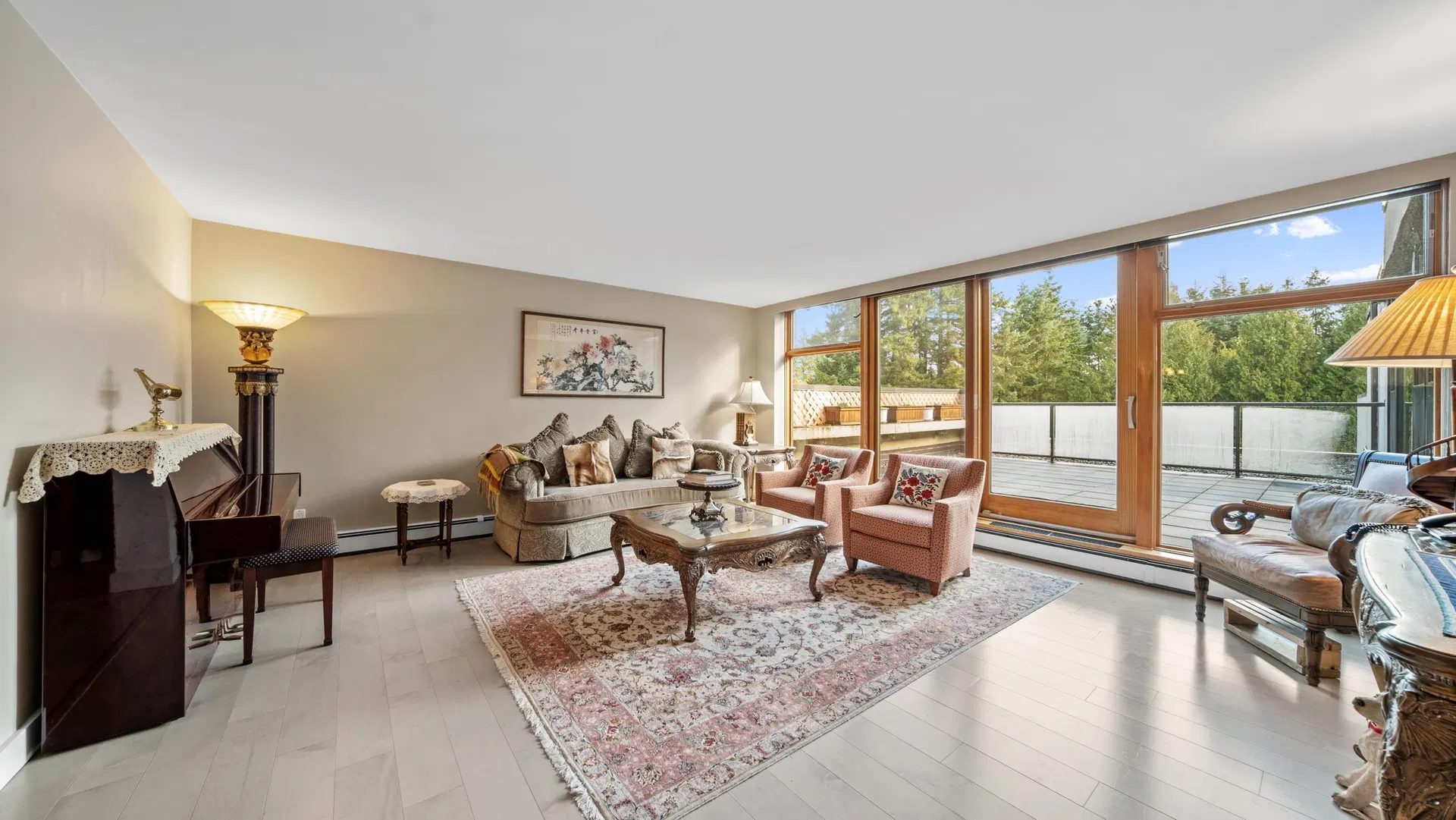 Photo 1 of 28 at #404 – 4900 Cartier Street