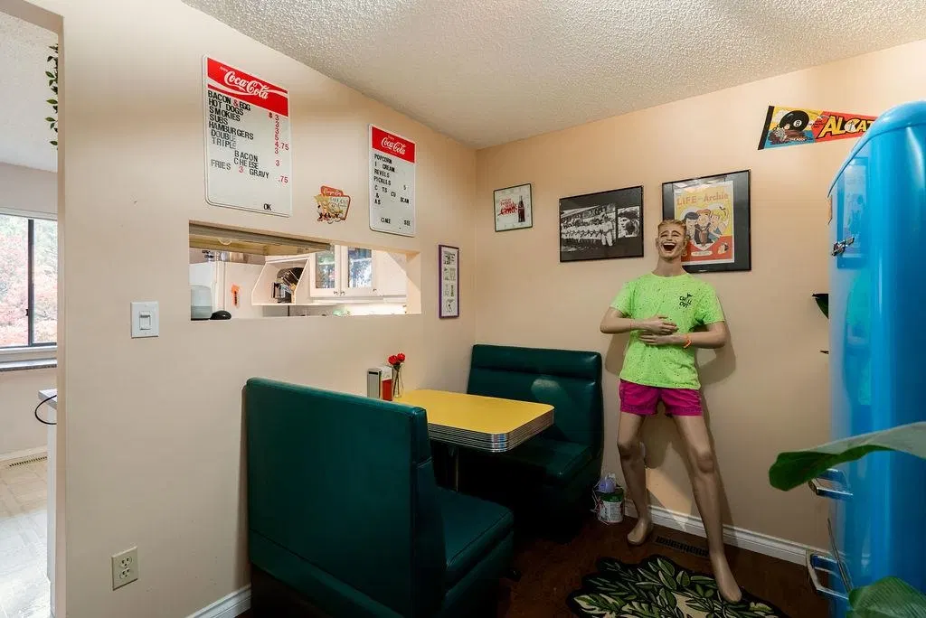 Photo 5 of 37 at #2 – 2990 Mariner Way