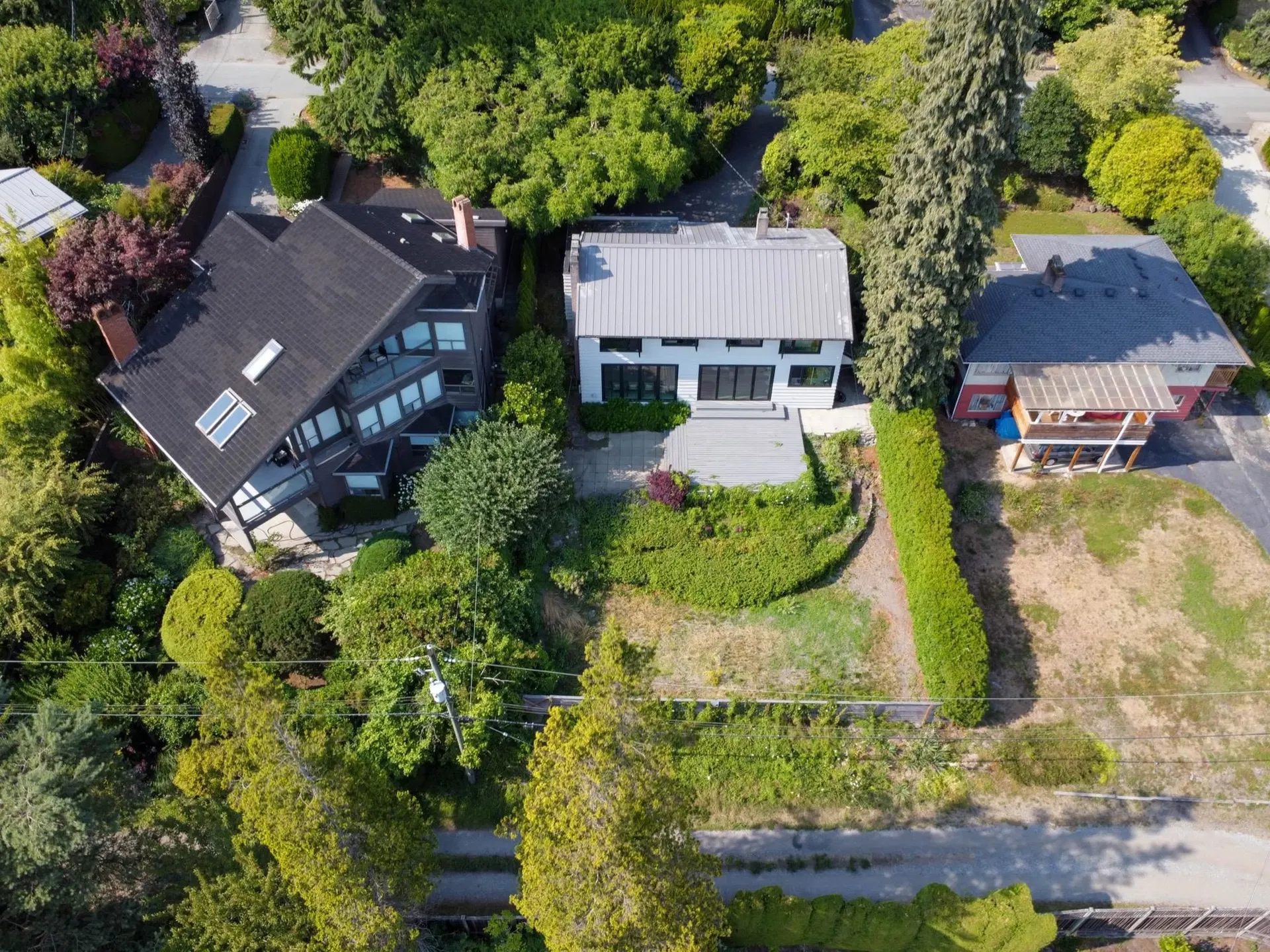 Photo 3 of 40 at 2234 Palmerston Avenue