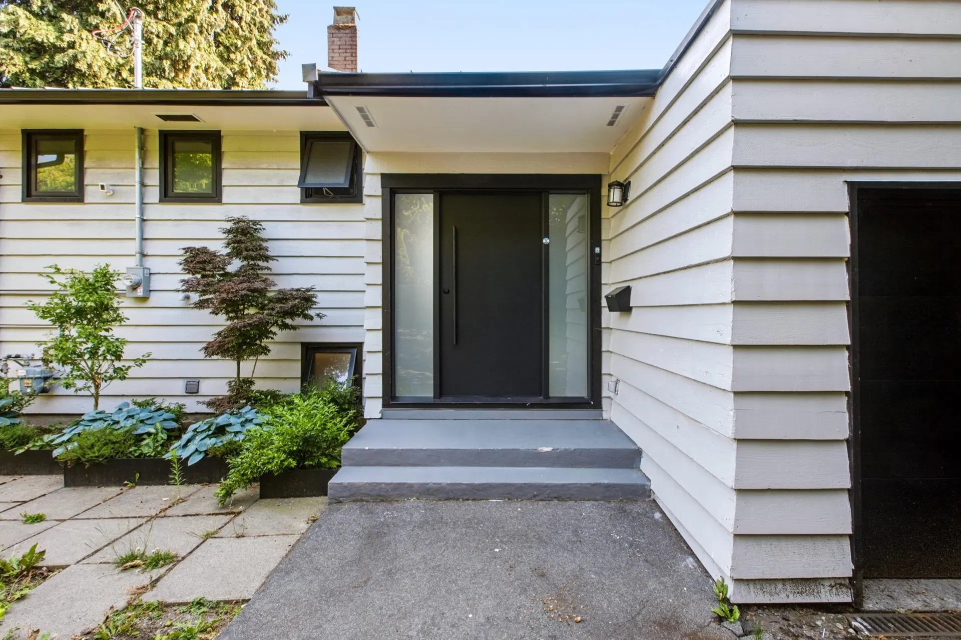 Photo 5 of 40 at 2234 Palmerston Avenue
