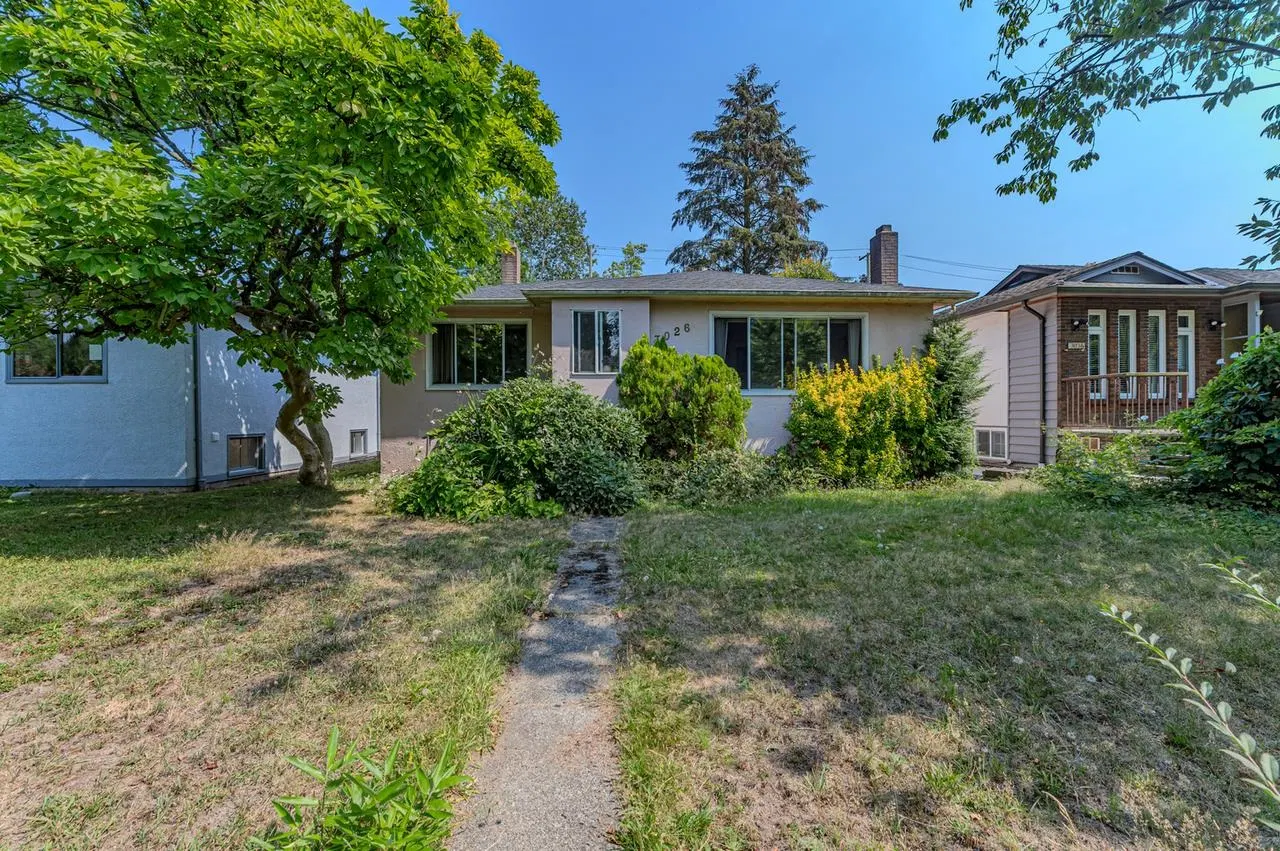 Photo 1 of 23 at 3026 Garden Drive