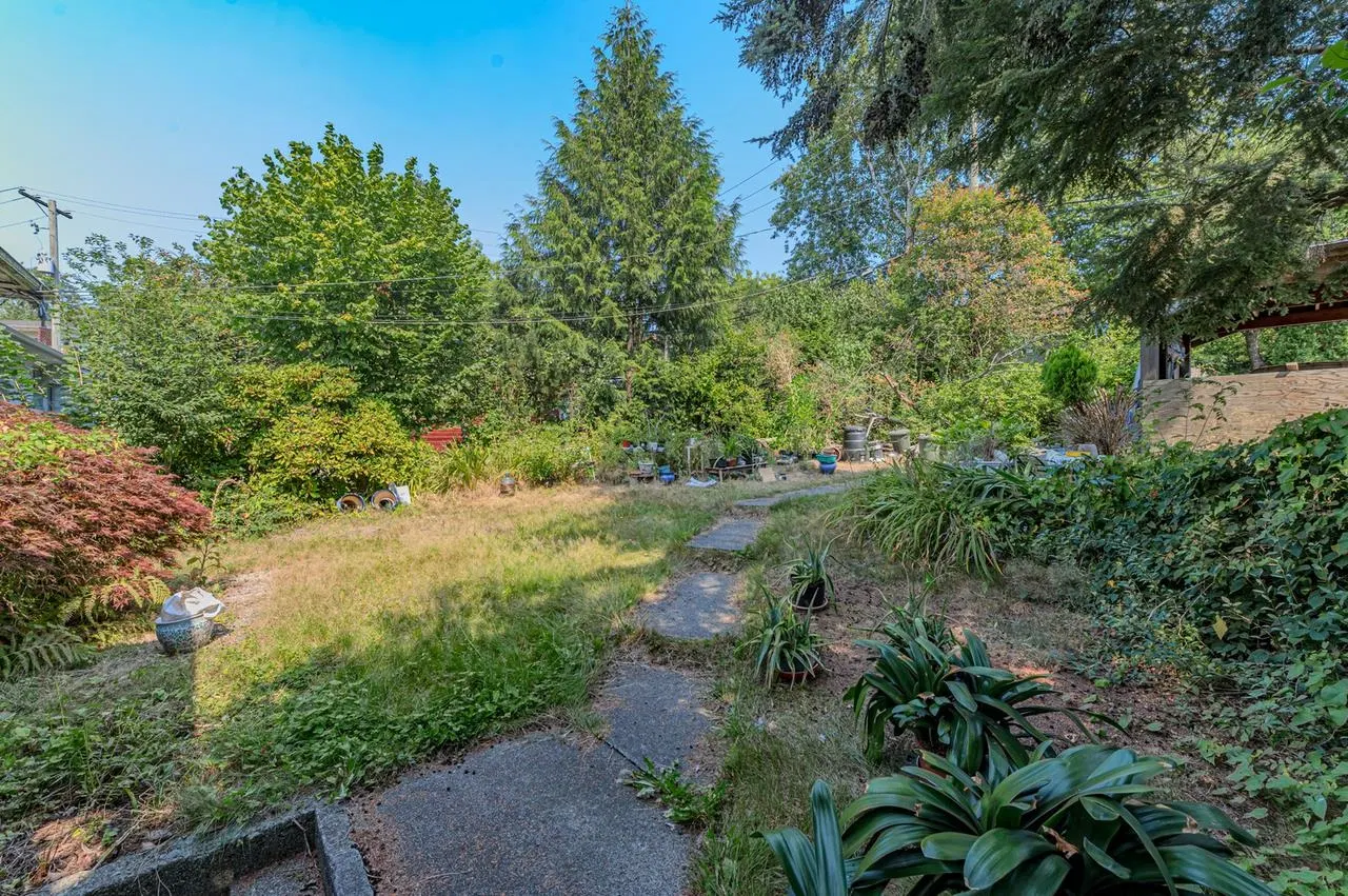 Photo 5 of 23 at 3026 Garden Drive