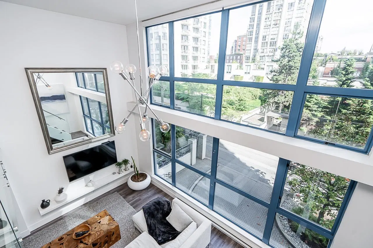 Photo 4 of 31 at #212 – 1238 Seymour Street