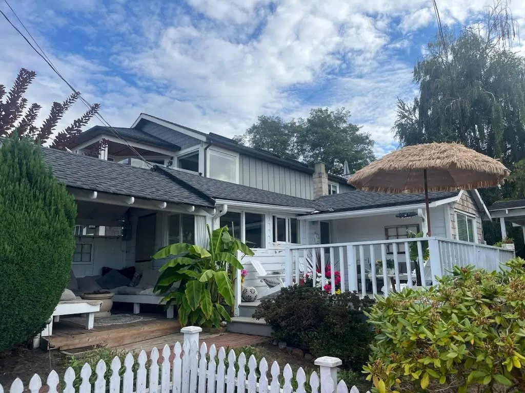 932 Habgood Street