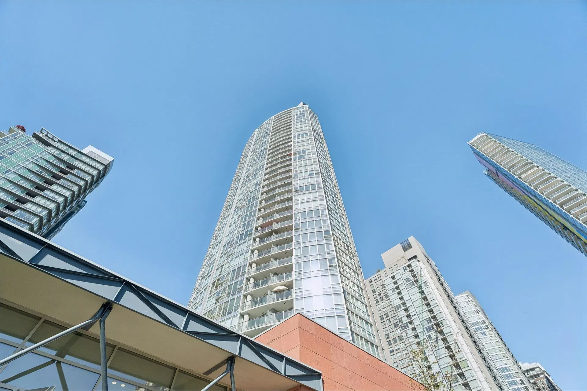 #908 – 1408 Strathmore Mews