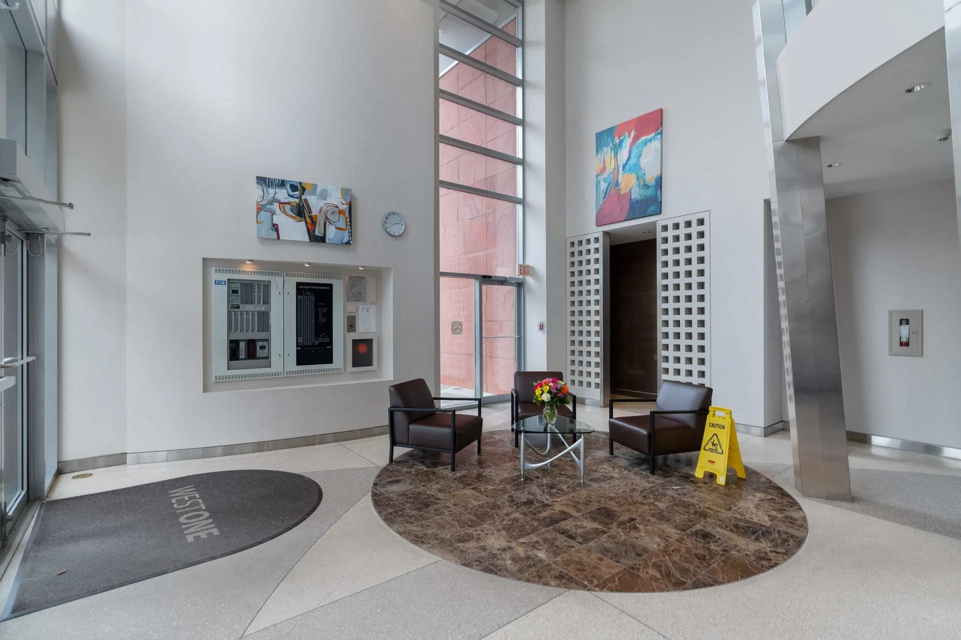 Photo 3 of 40 at #908 – 1408 Strathmore Mews