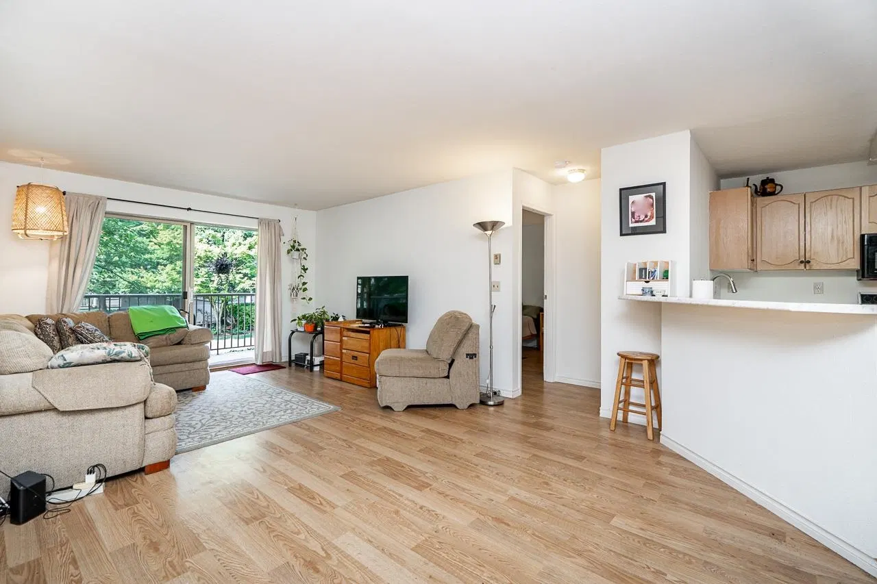 Photo 4 of 39 at #105 – 10743 139 Street