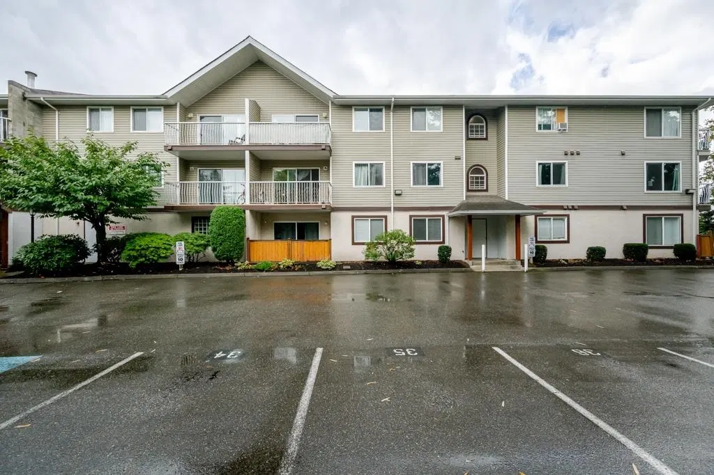 Photo 2 of 6 at #310 – 45222 Watson Road