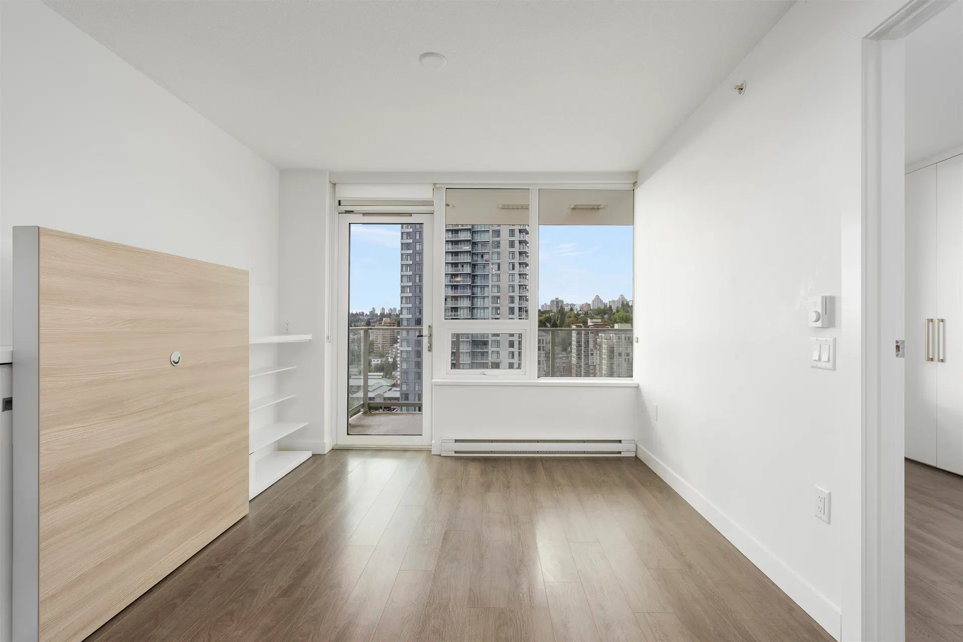 Photo 4 of 17 at #1803 – 988 Quayside Drive