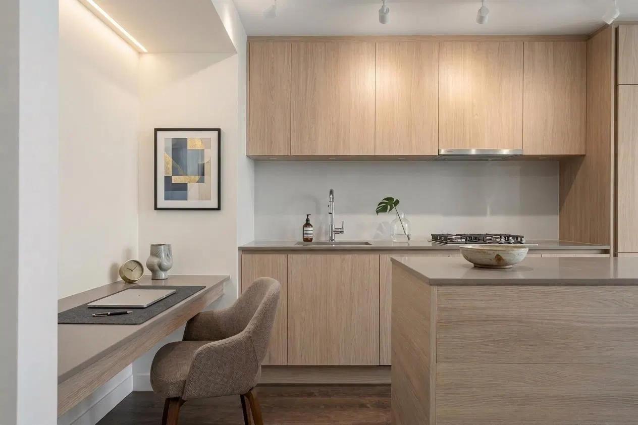 Photo 5 of 17 at #1803 – 988 Quayside Drive