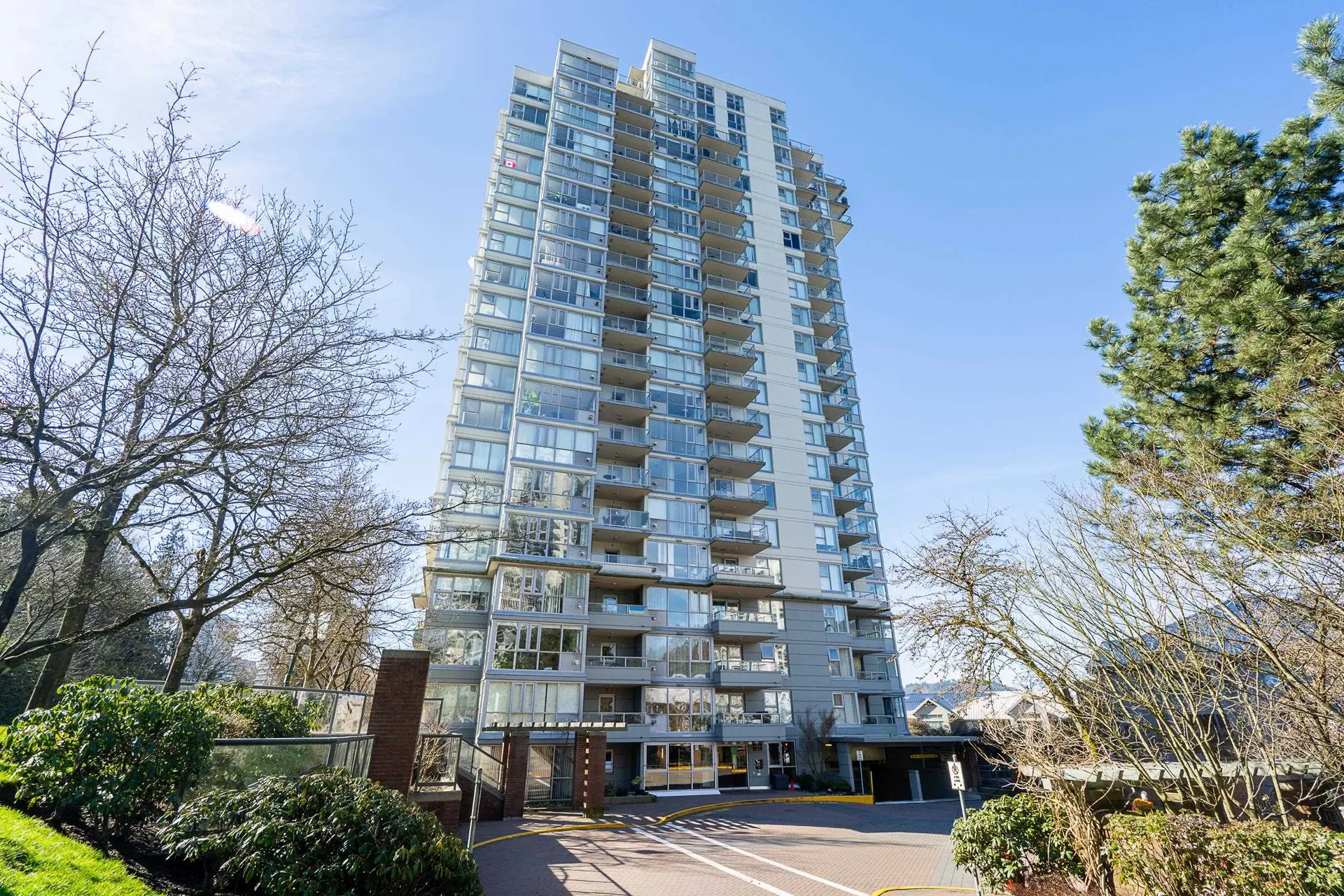Photo 2 of 40 at #1806 – 235 Guildford Way